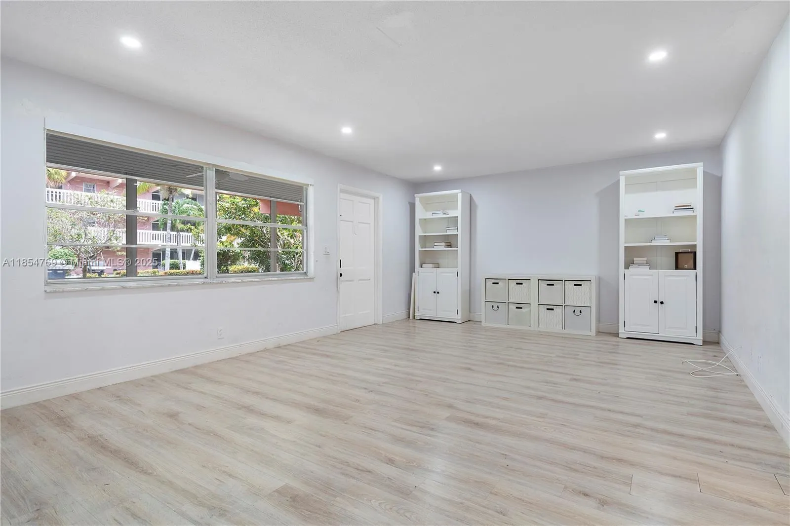 180 NE 12th Ave, #10A