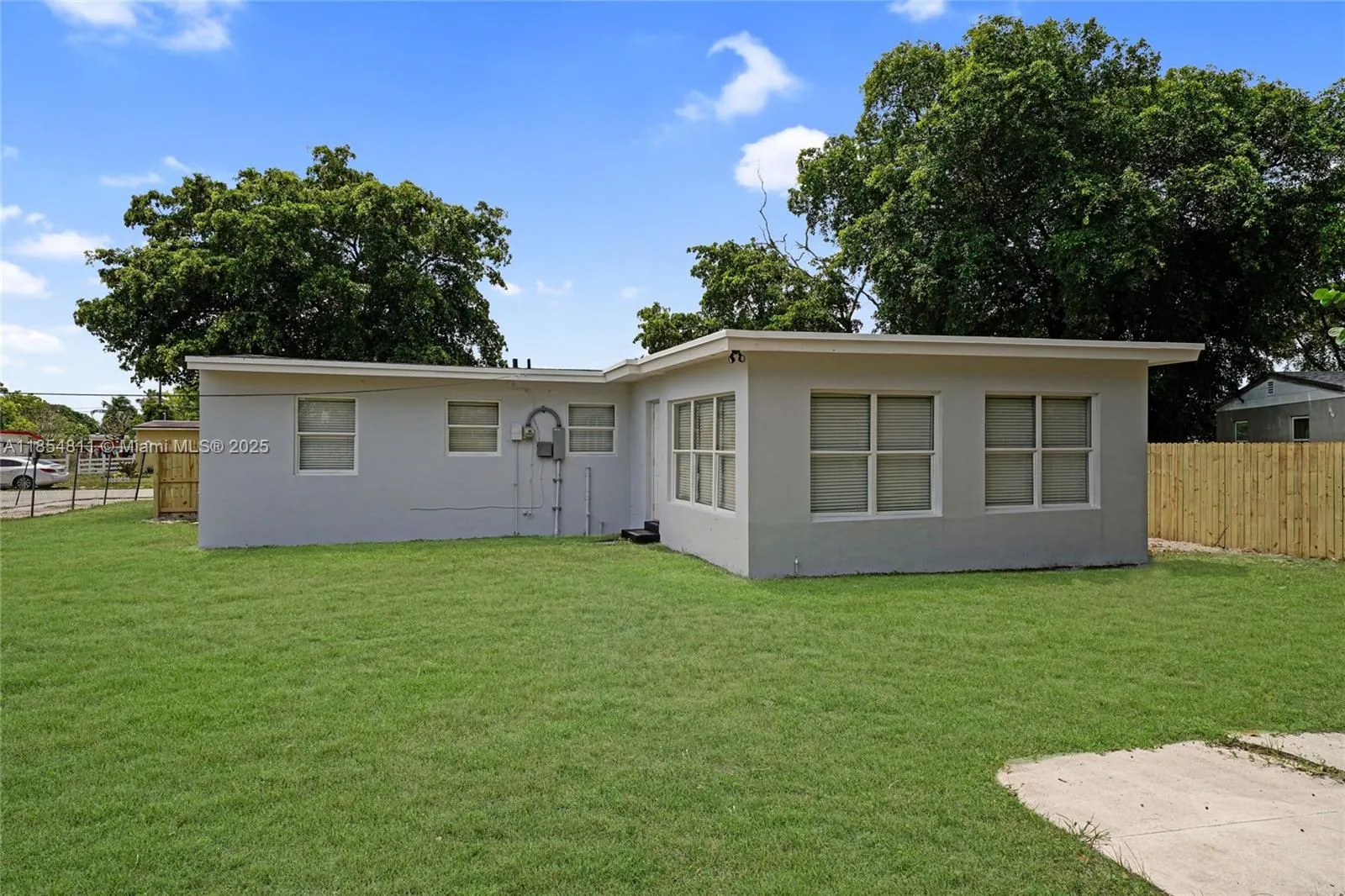 1220 NW 18th Ave