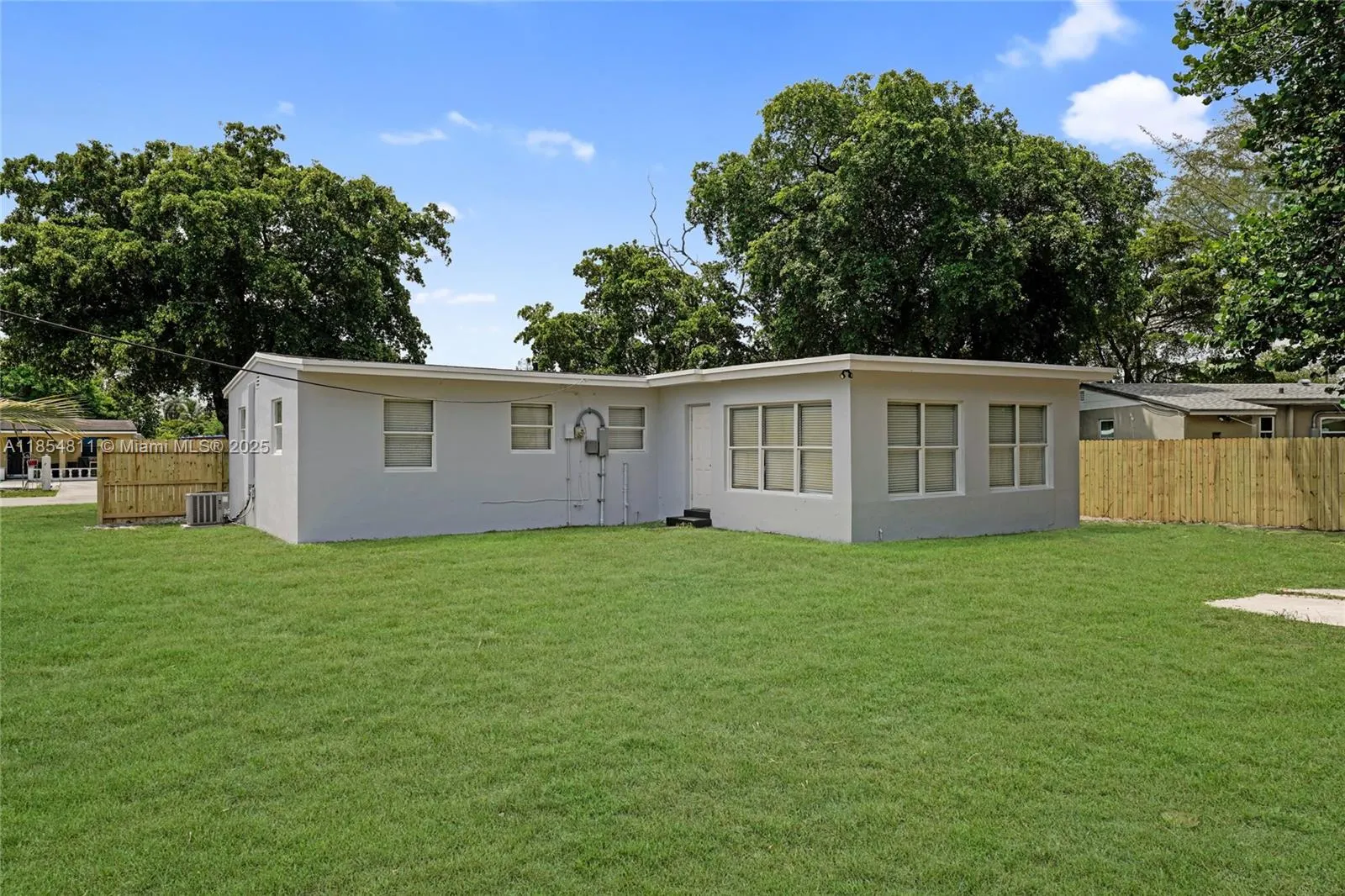 1220 NW 18th Ave