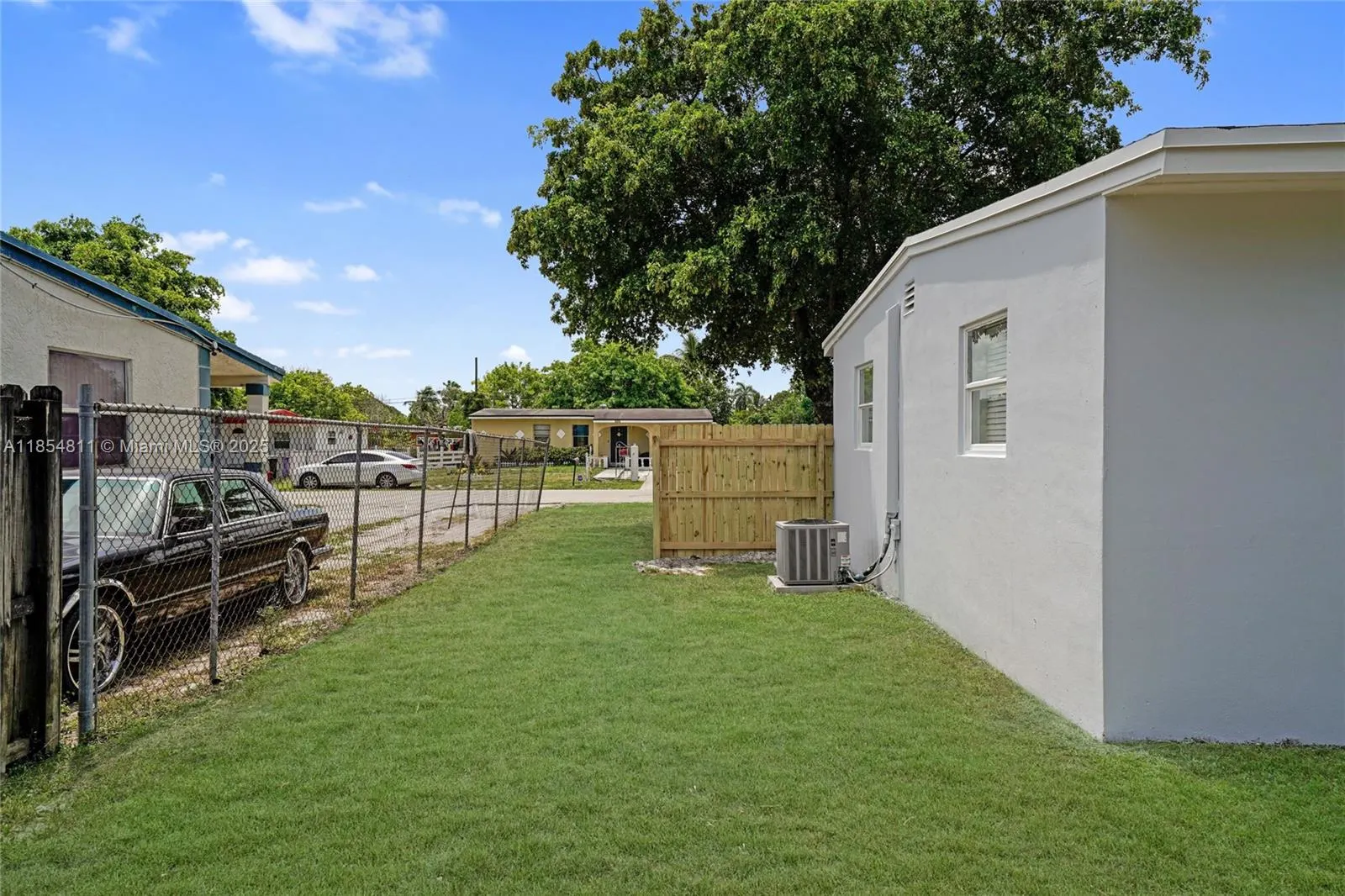 1220 NW 18th Ave
