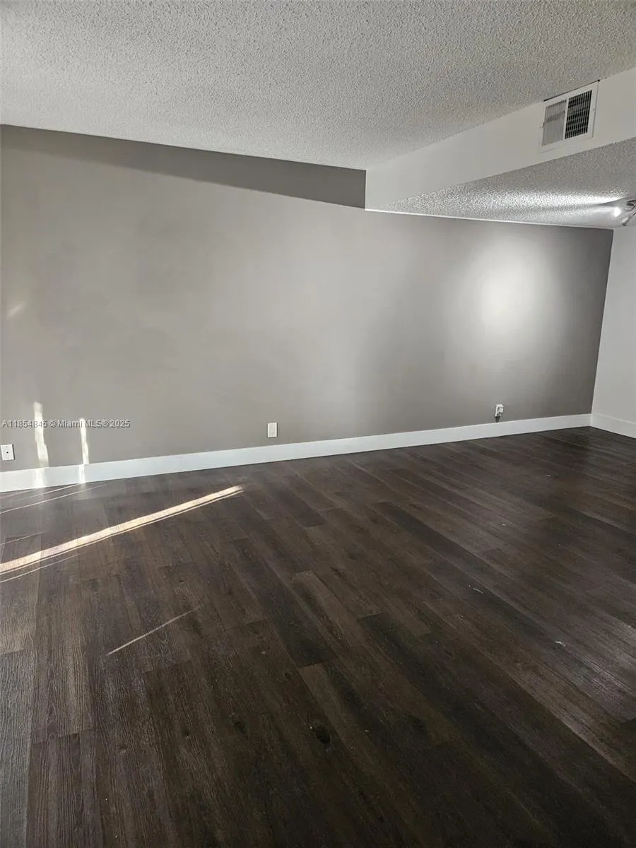 8105 Lagos De Campo Blvd, #J-2
