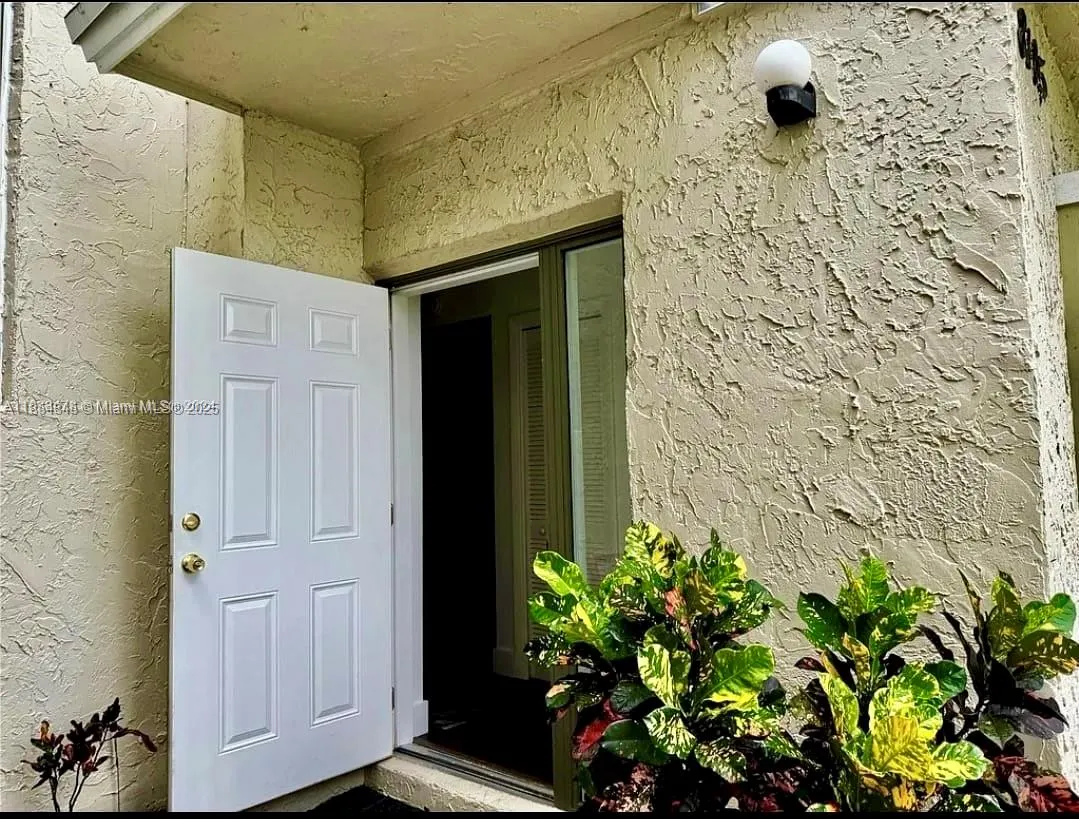 8105 Lagos De Campo Blvd, #J-2