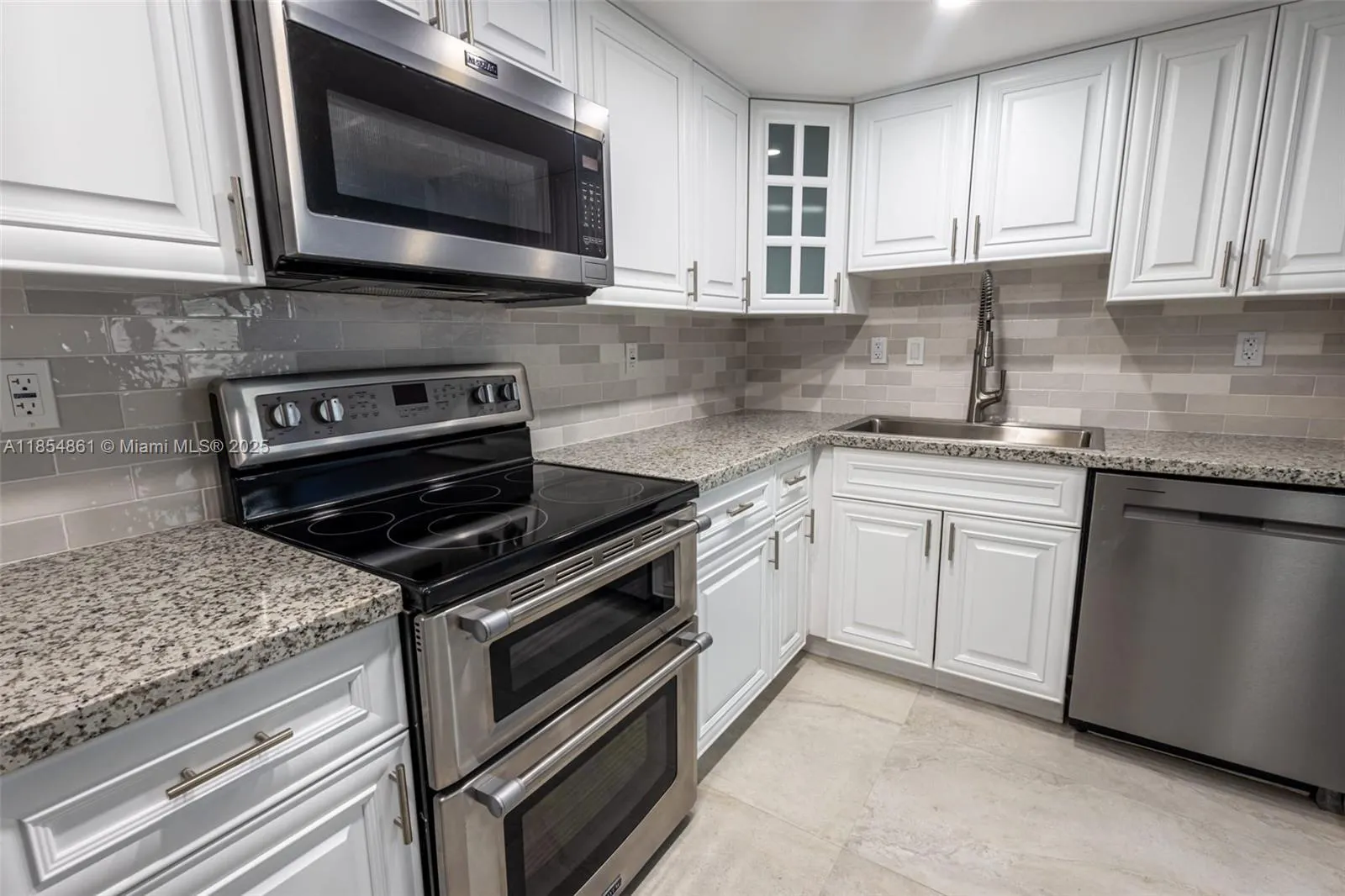 20350 W Country Club Dr, #PH24-4