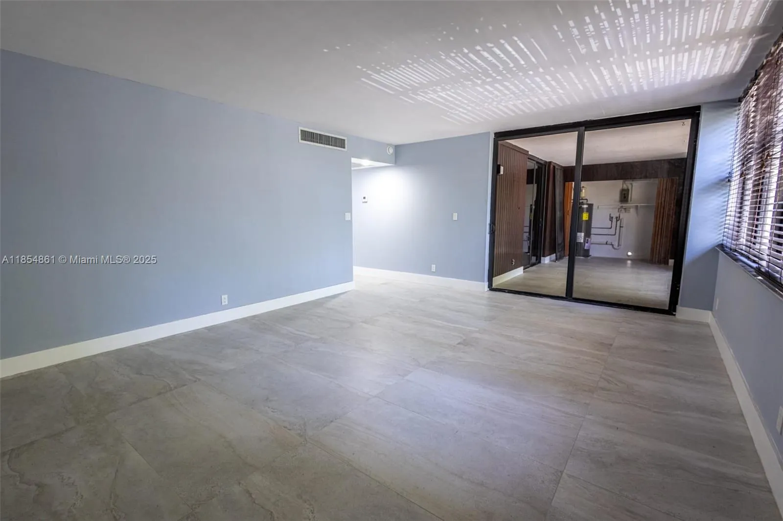 20350 W Country Club Dr, #PH24-4