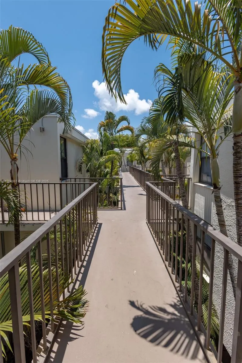 20350 W Country Club Dr, #PH24-4