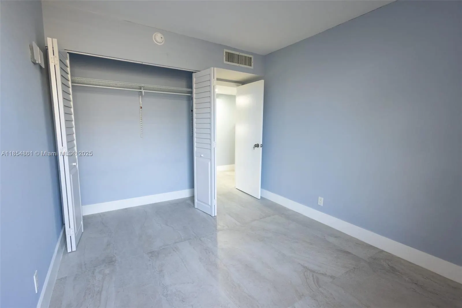 20350 W Country Club Dr, #PH24-4