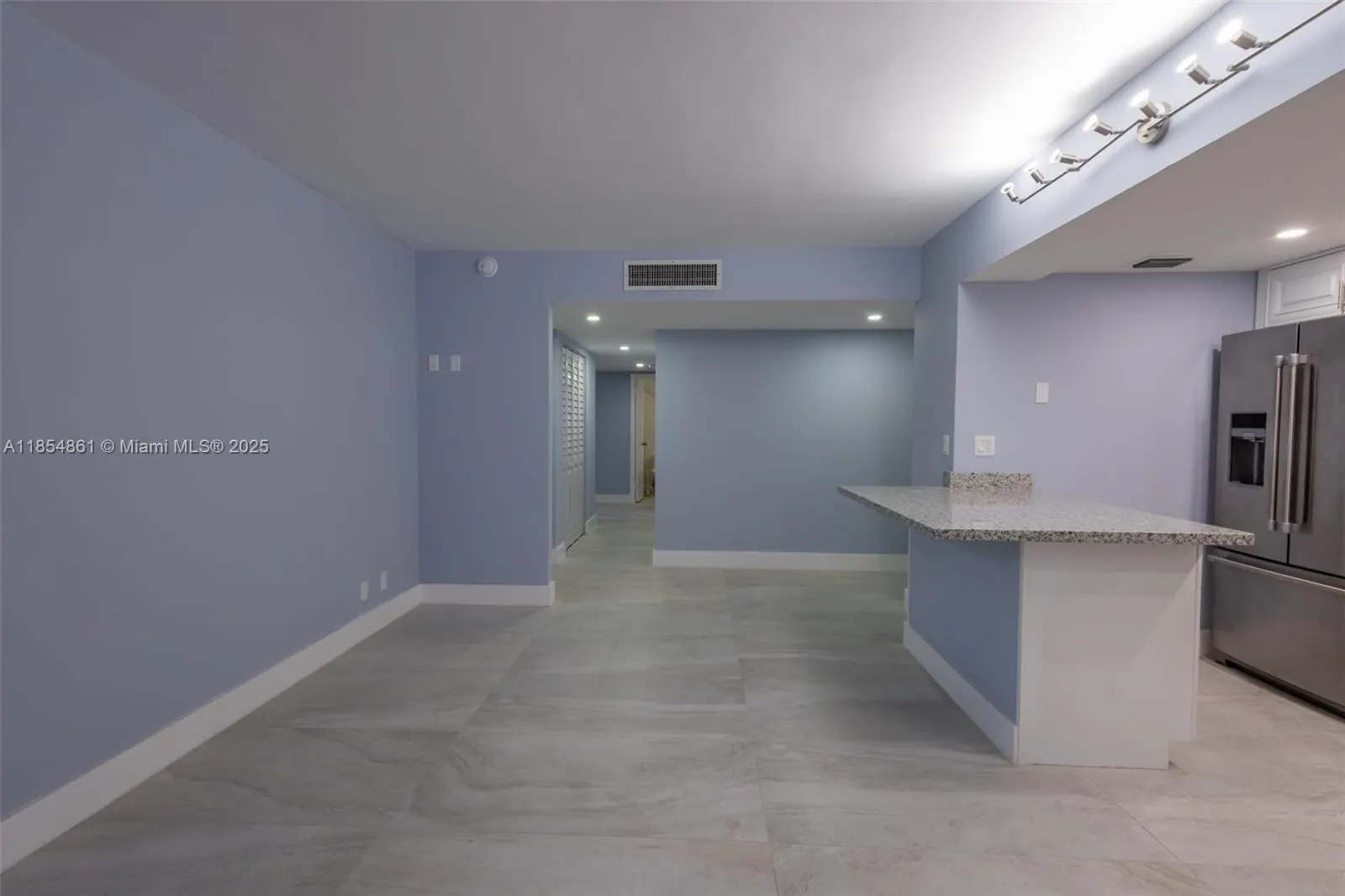 20350 W Country Club Dr, #PH24-4