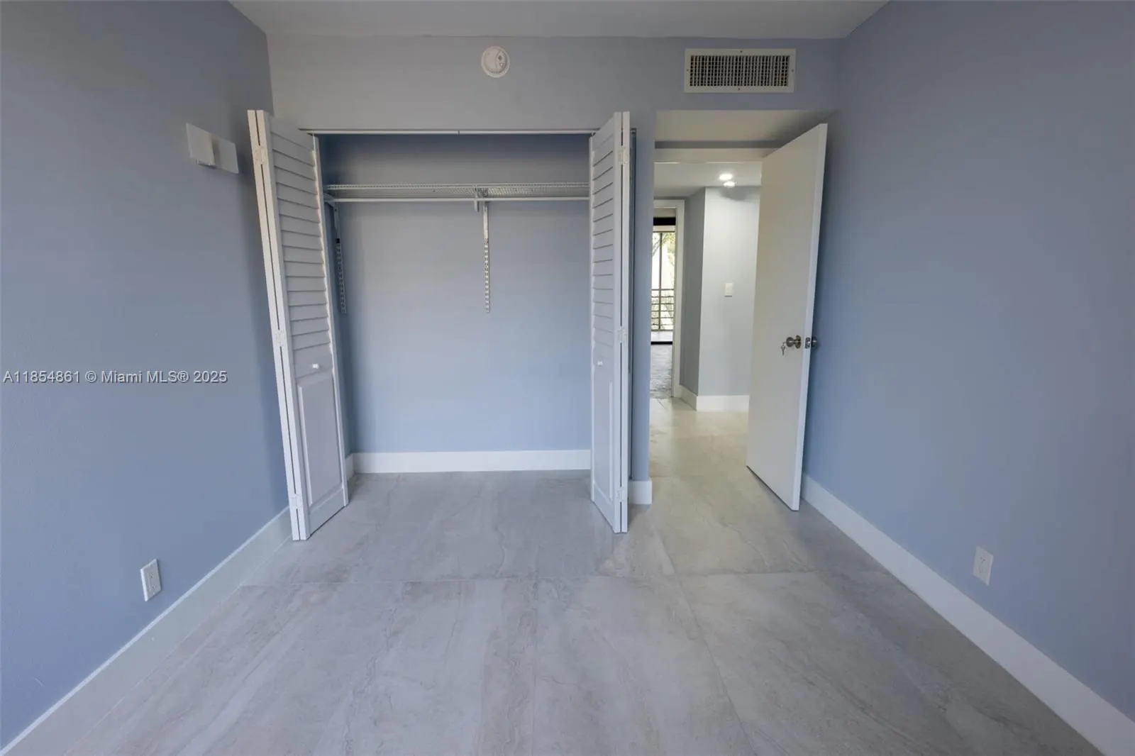 20350 W Country Club Dr, #PH24-4
