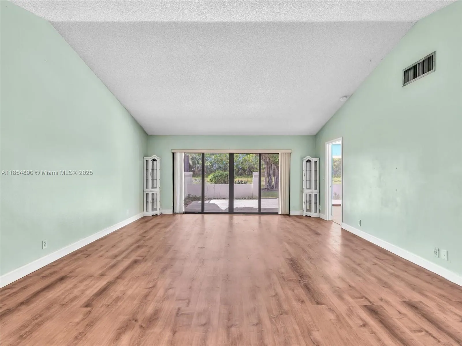 20013 Mona Cir, #20013