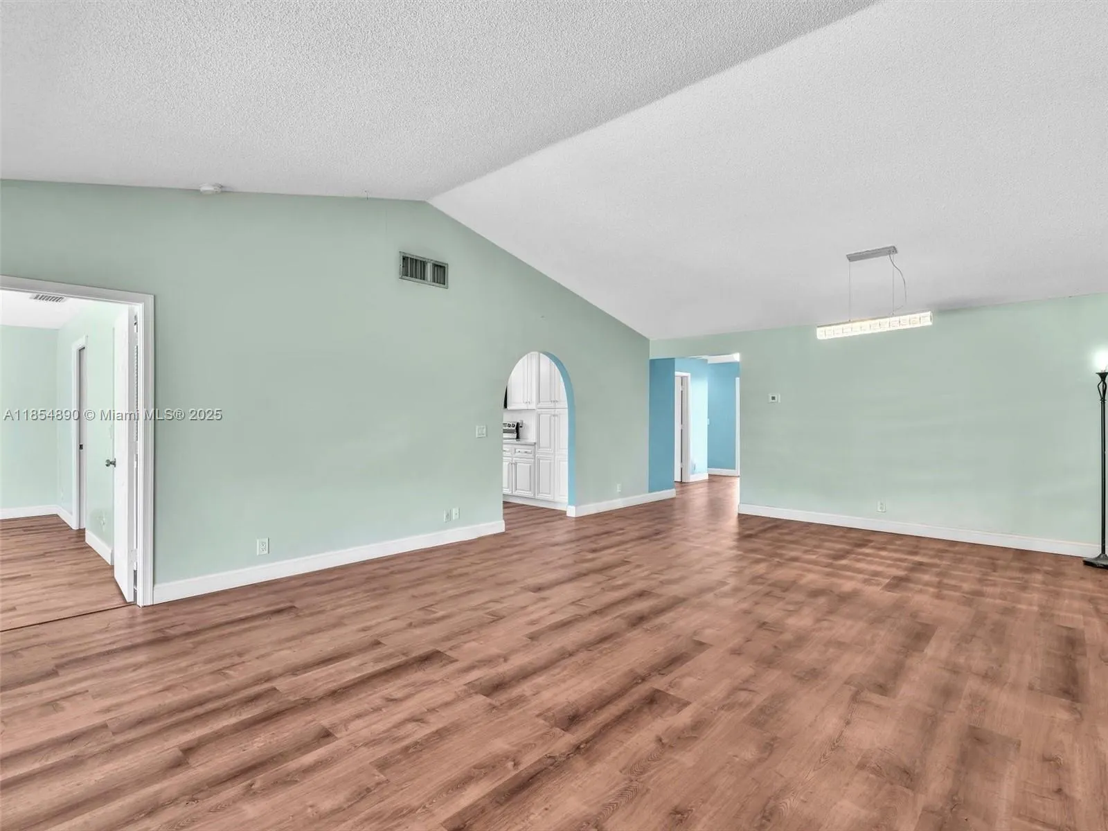 20013 Mona Cir, #20013
