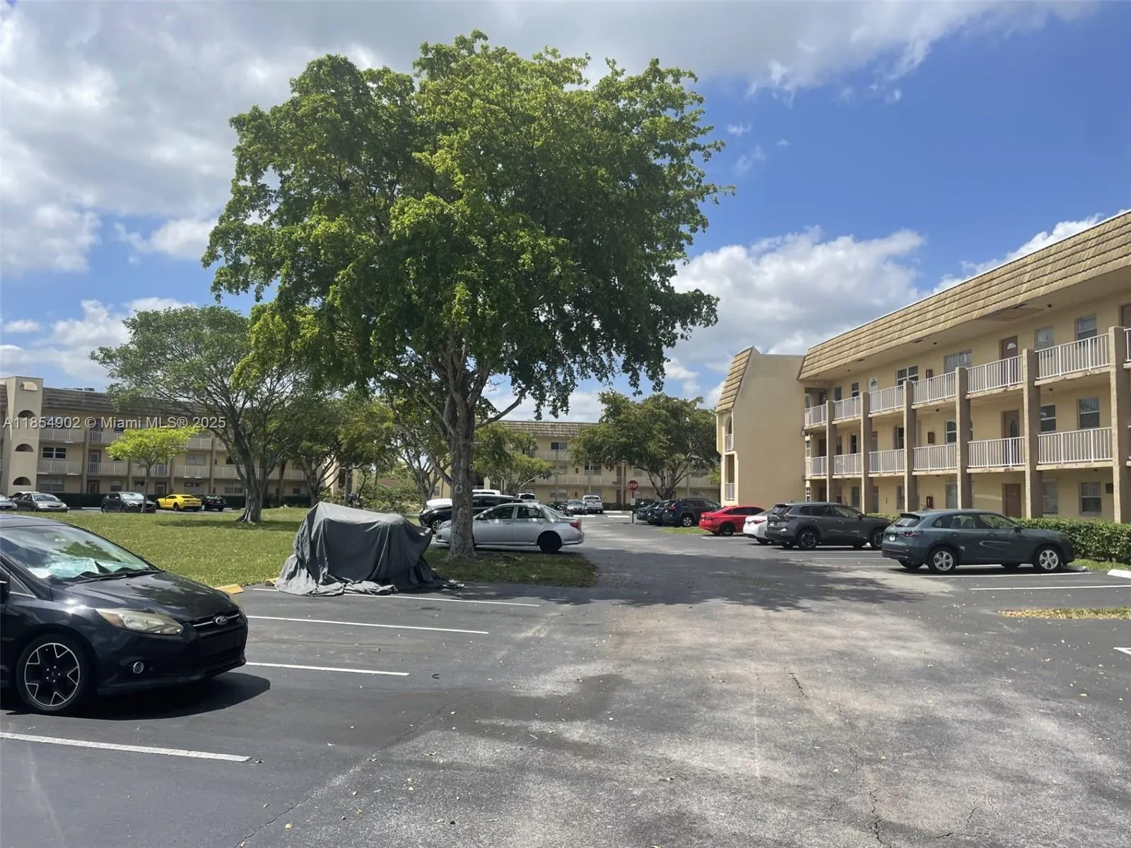 8285 Sunrise Lakes Blvd, #202