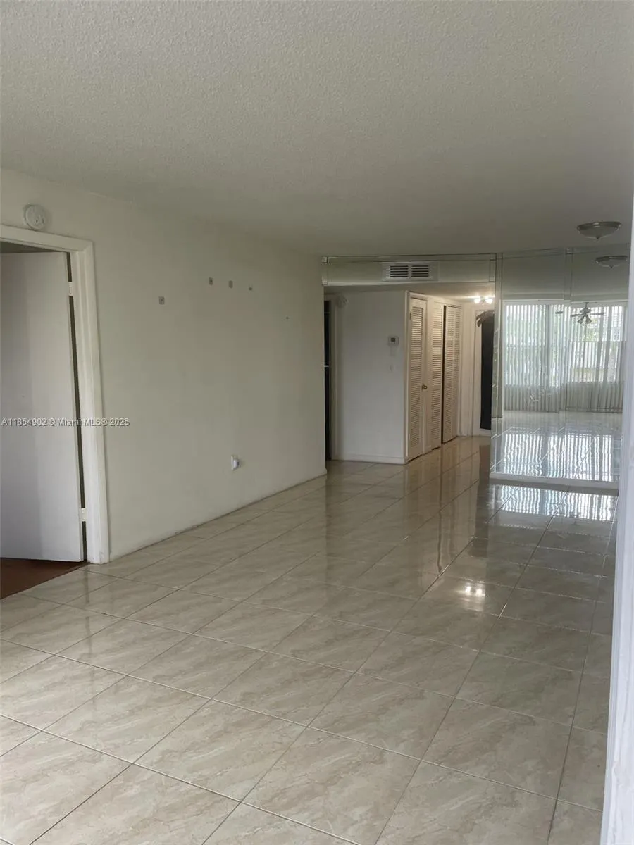 8285 Sunrise Lakes Blvd, #202