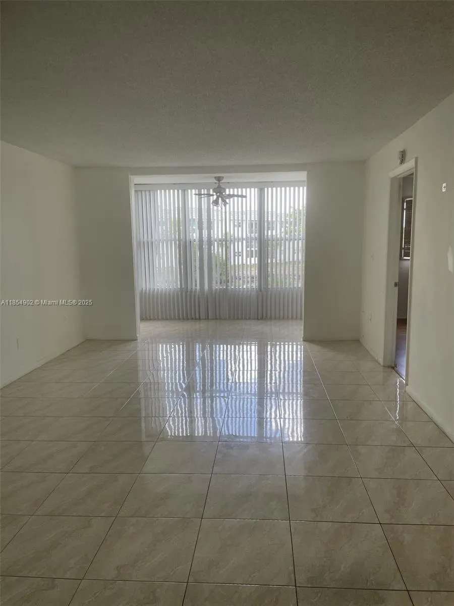 8285 Sunrise Lakes Blvd, #202