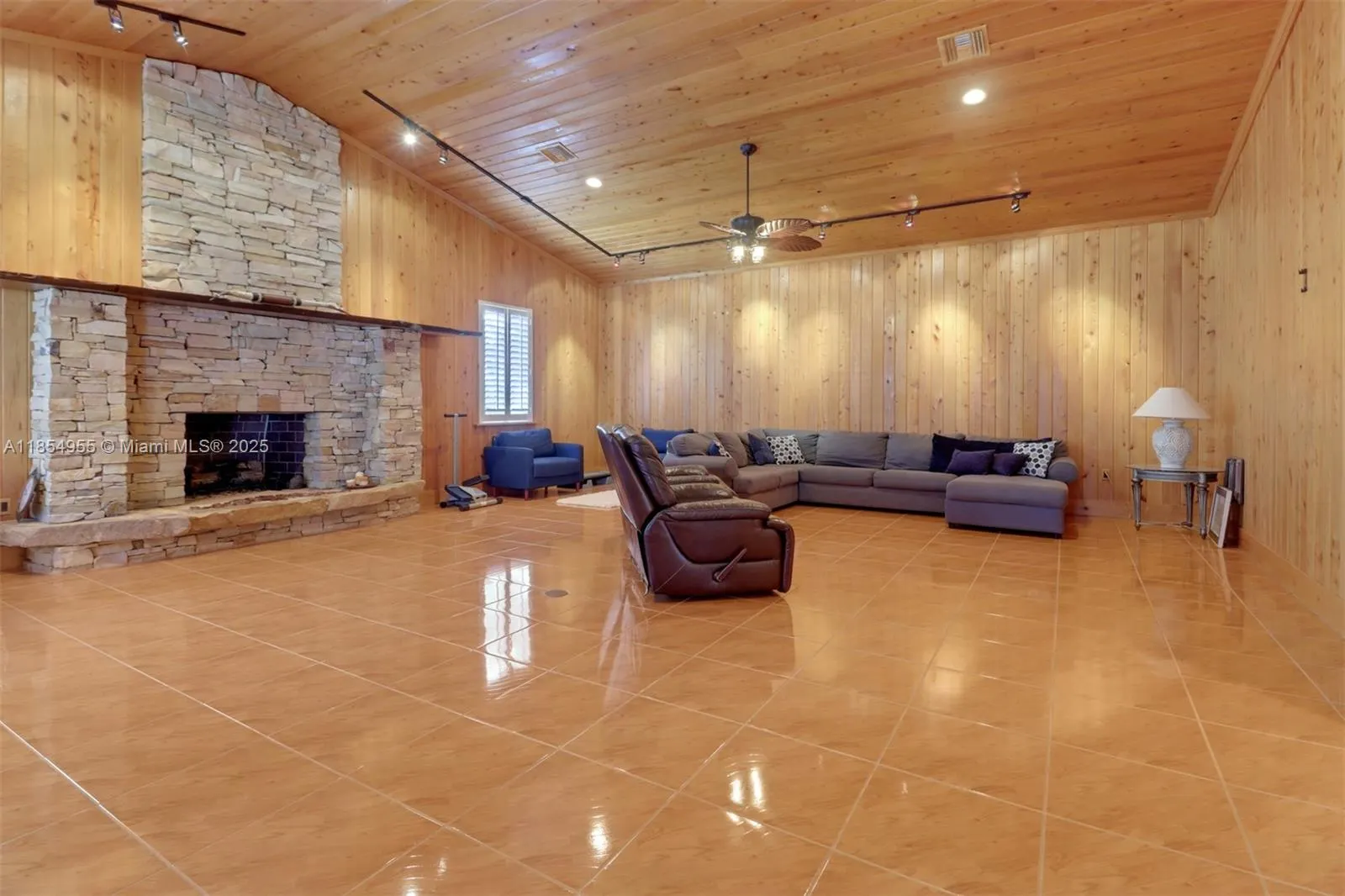 2825 JENKINS WAY