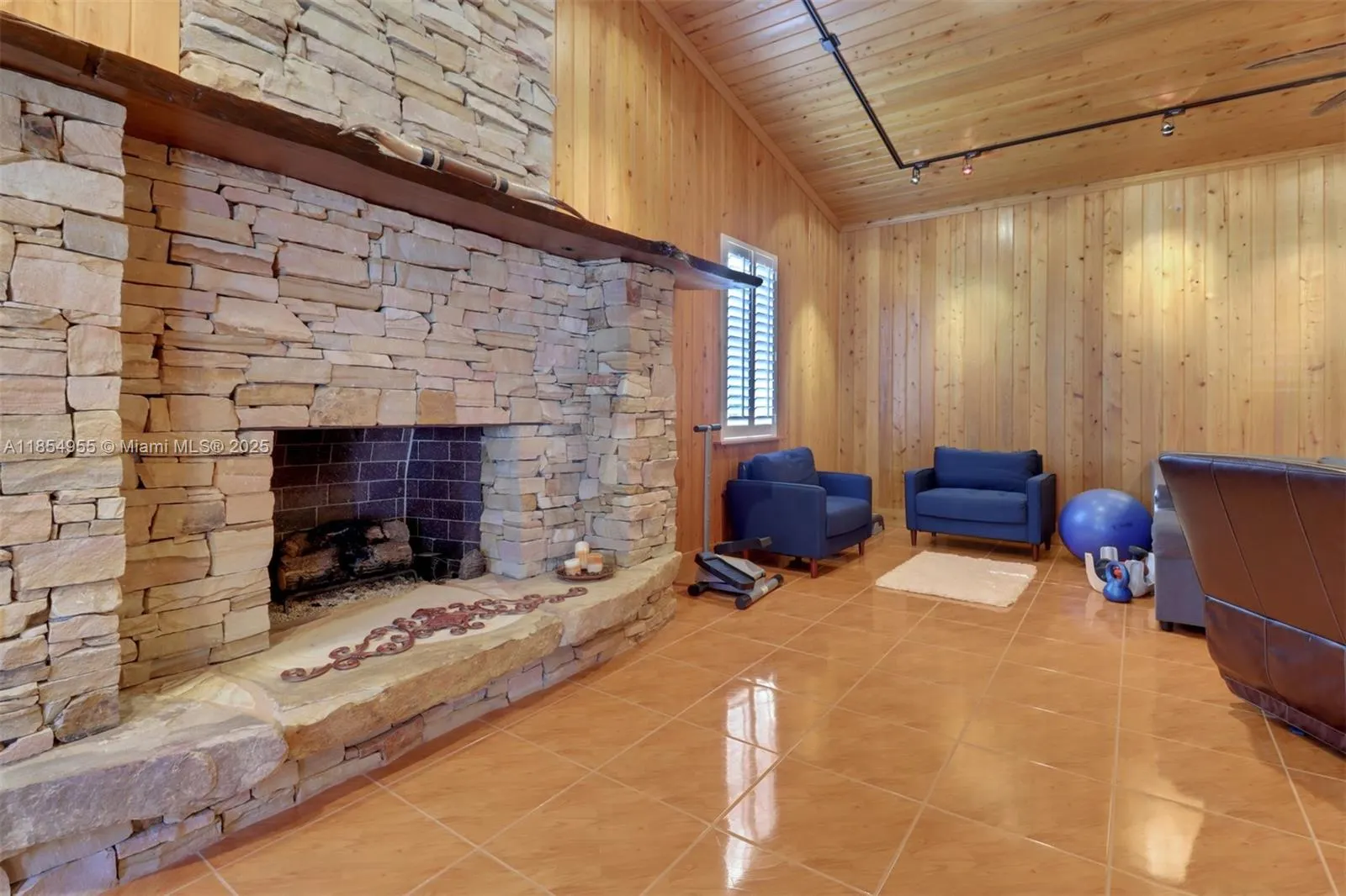 2825 JENKINS WAY