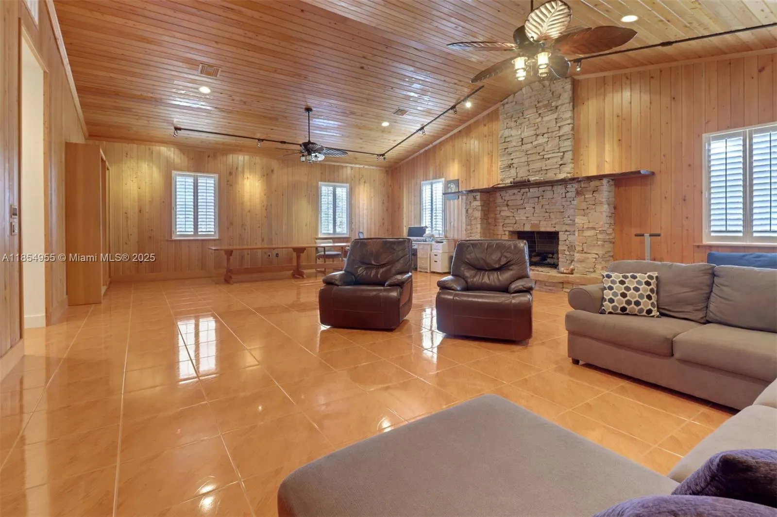 2825 JENKINS WAY