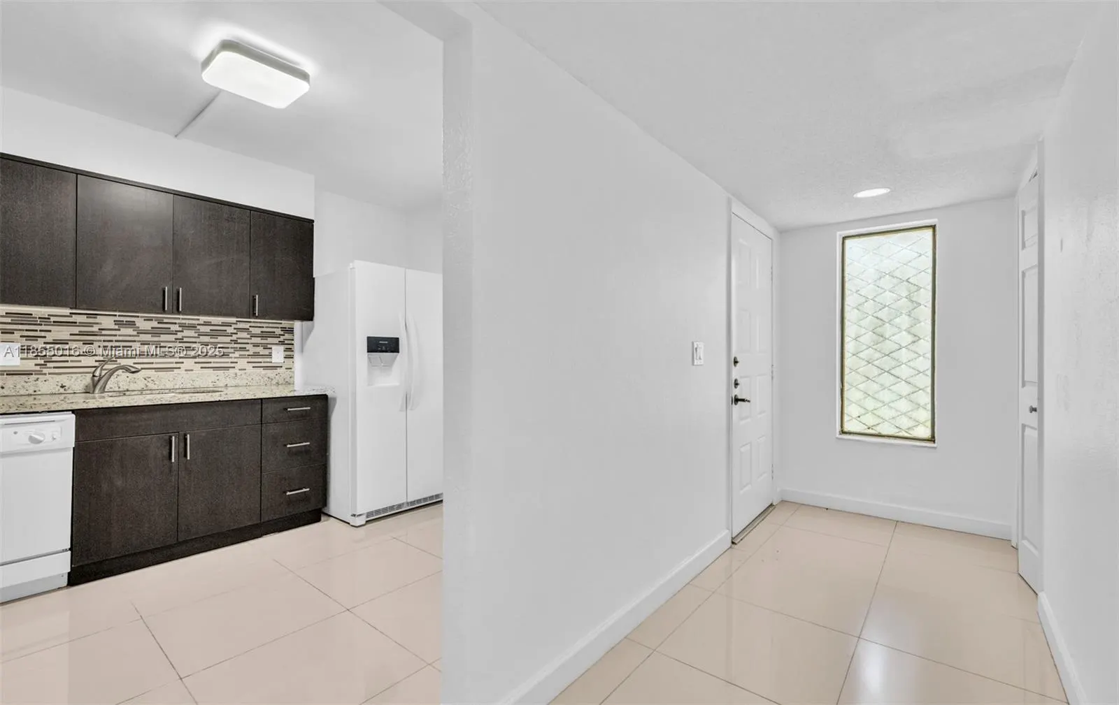 305 Lakeview Dr, #104