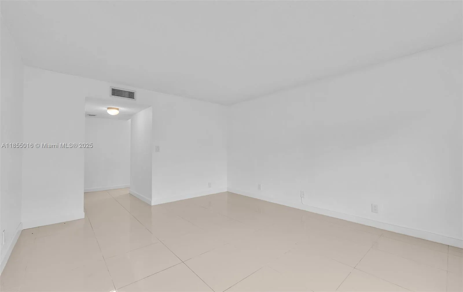 305 Lakeview Dr, #104