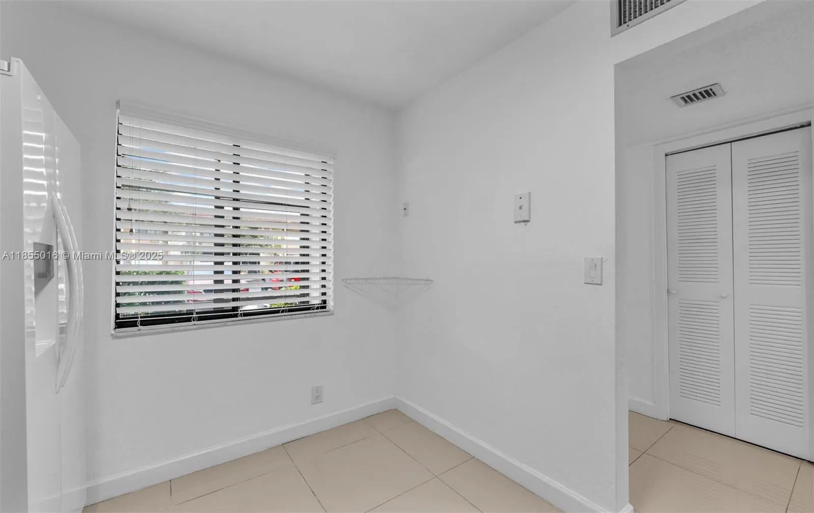 305 Lakeview Dr, #104