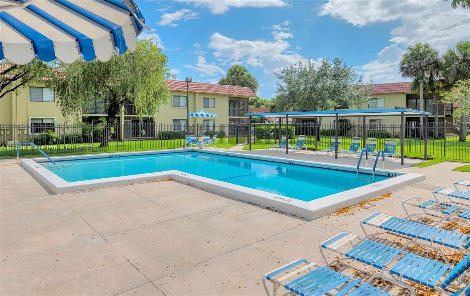 305 Lakeview Dr, #104