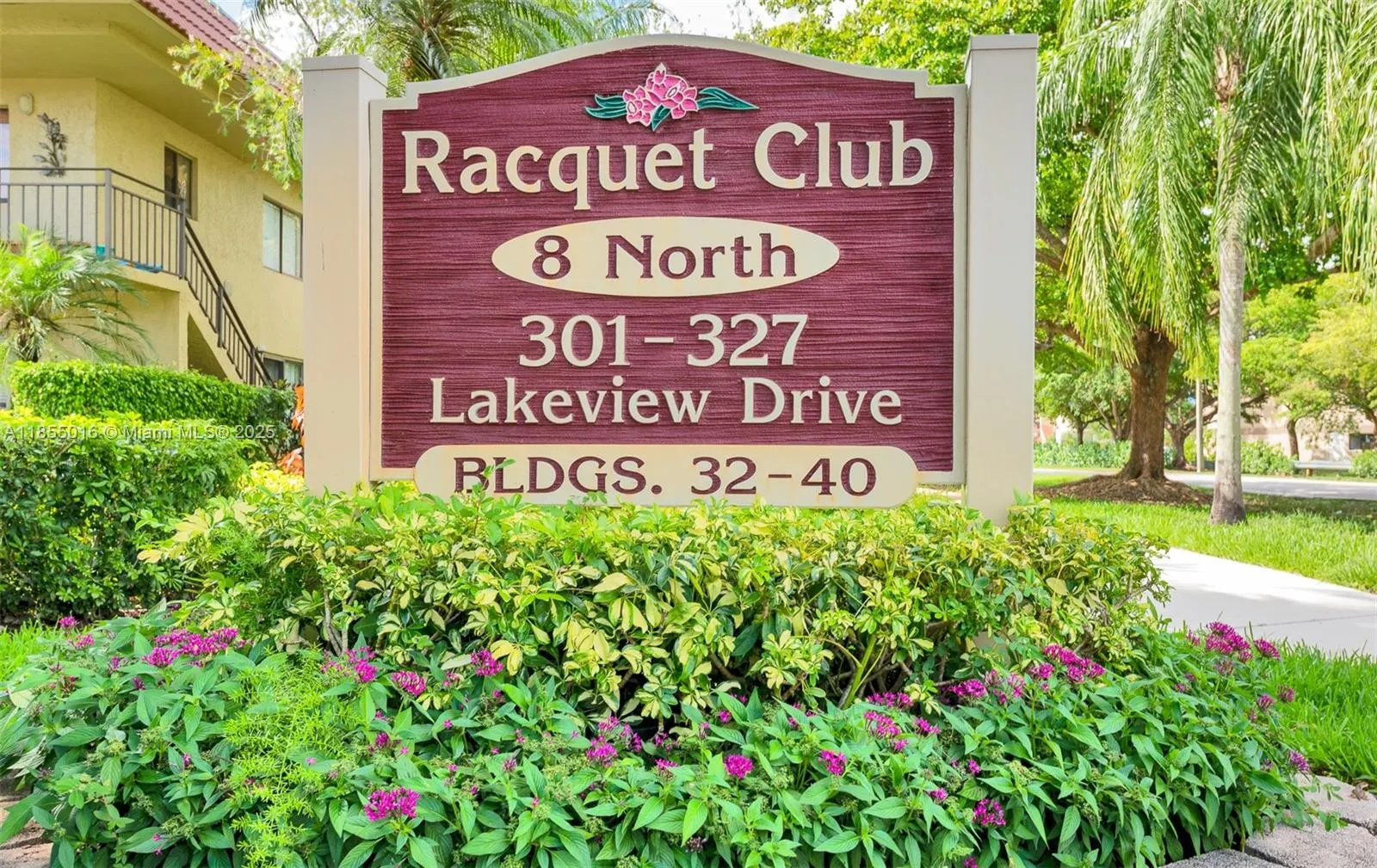 305 Lakeview Dr, #104