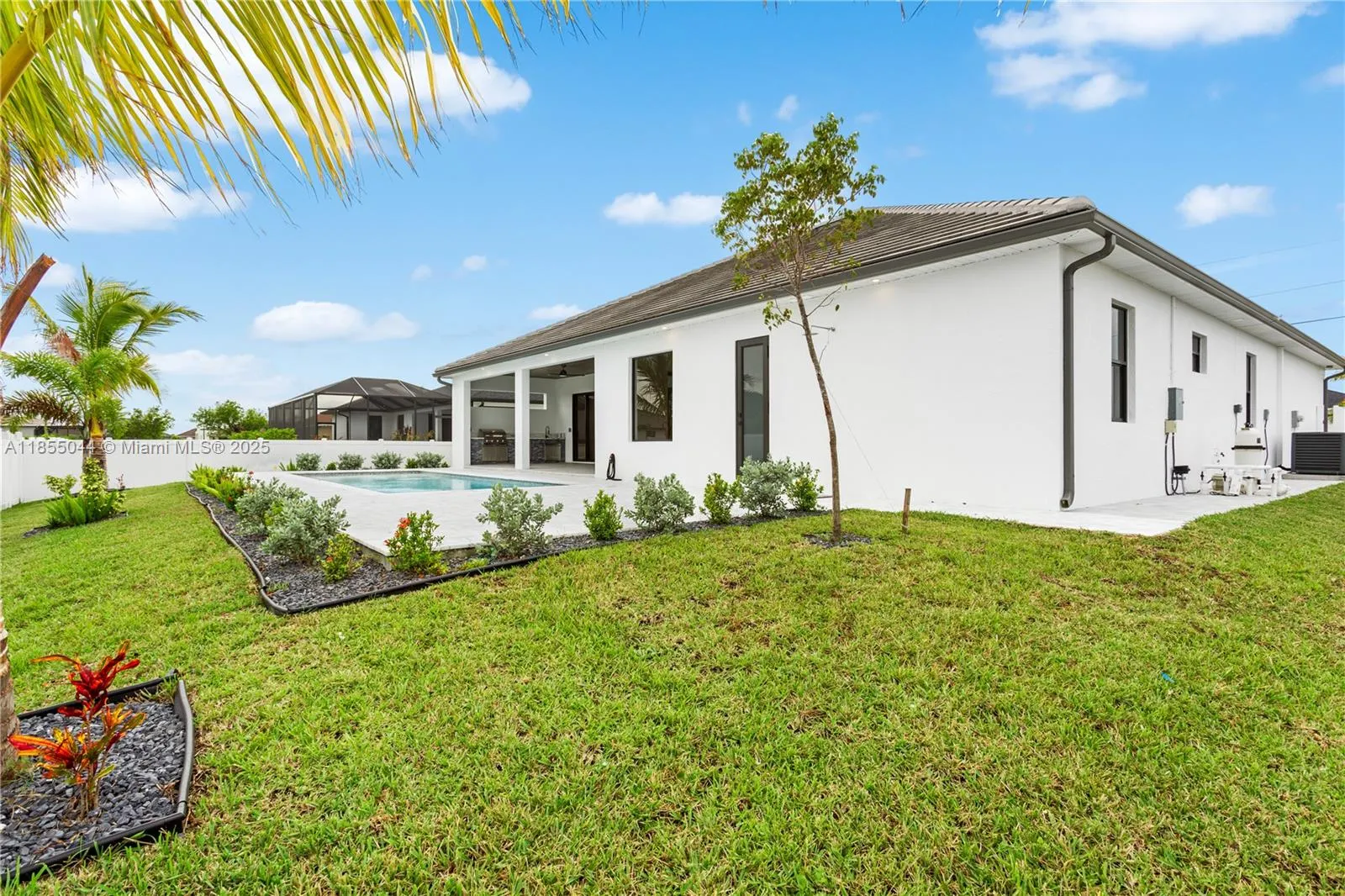 5 SW 37TH AVE