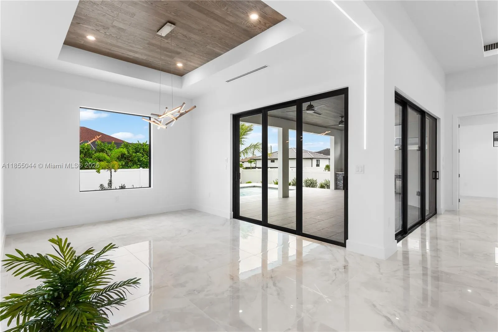 5 SW 37TH AVE