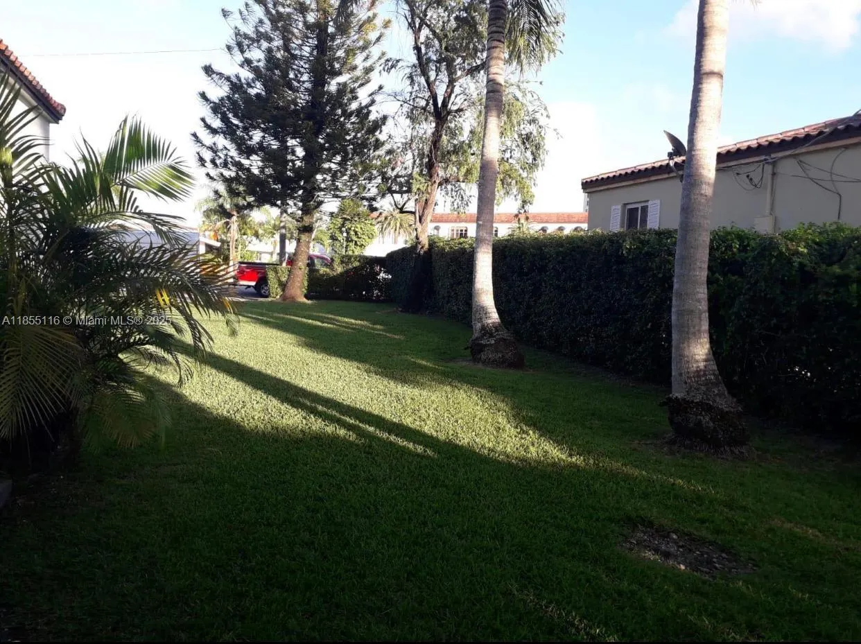 702 Boabadilla St