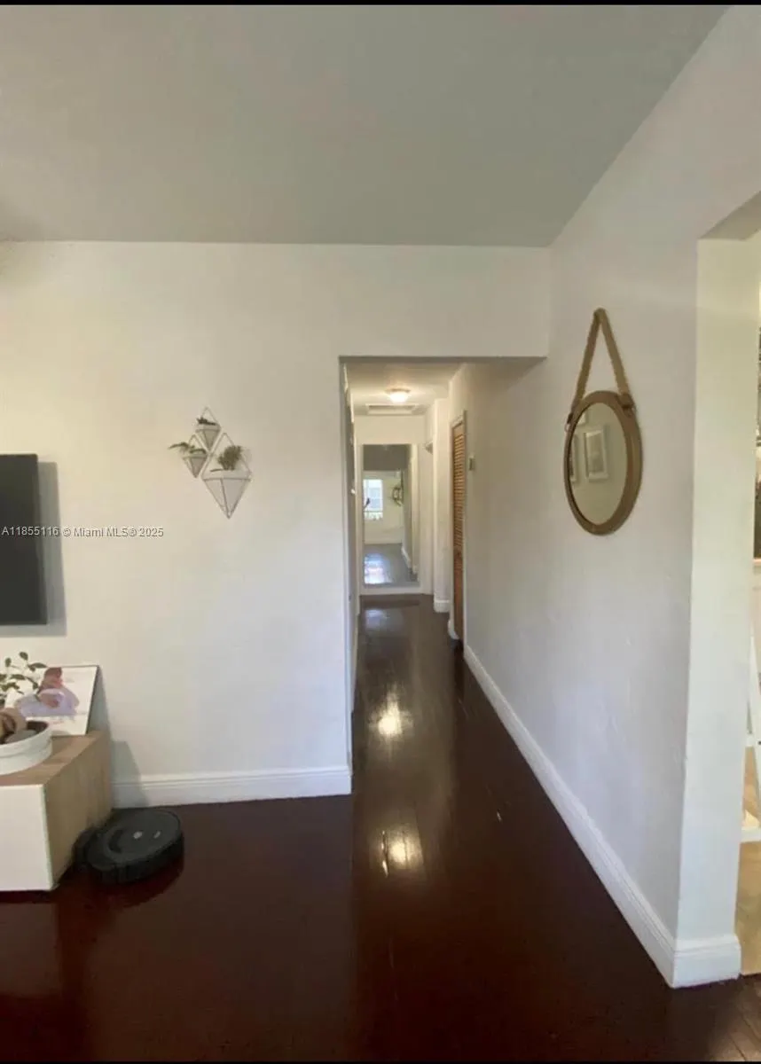702 Boabadilla St