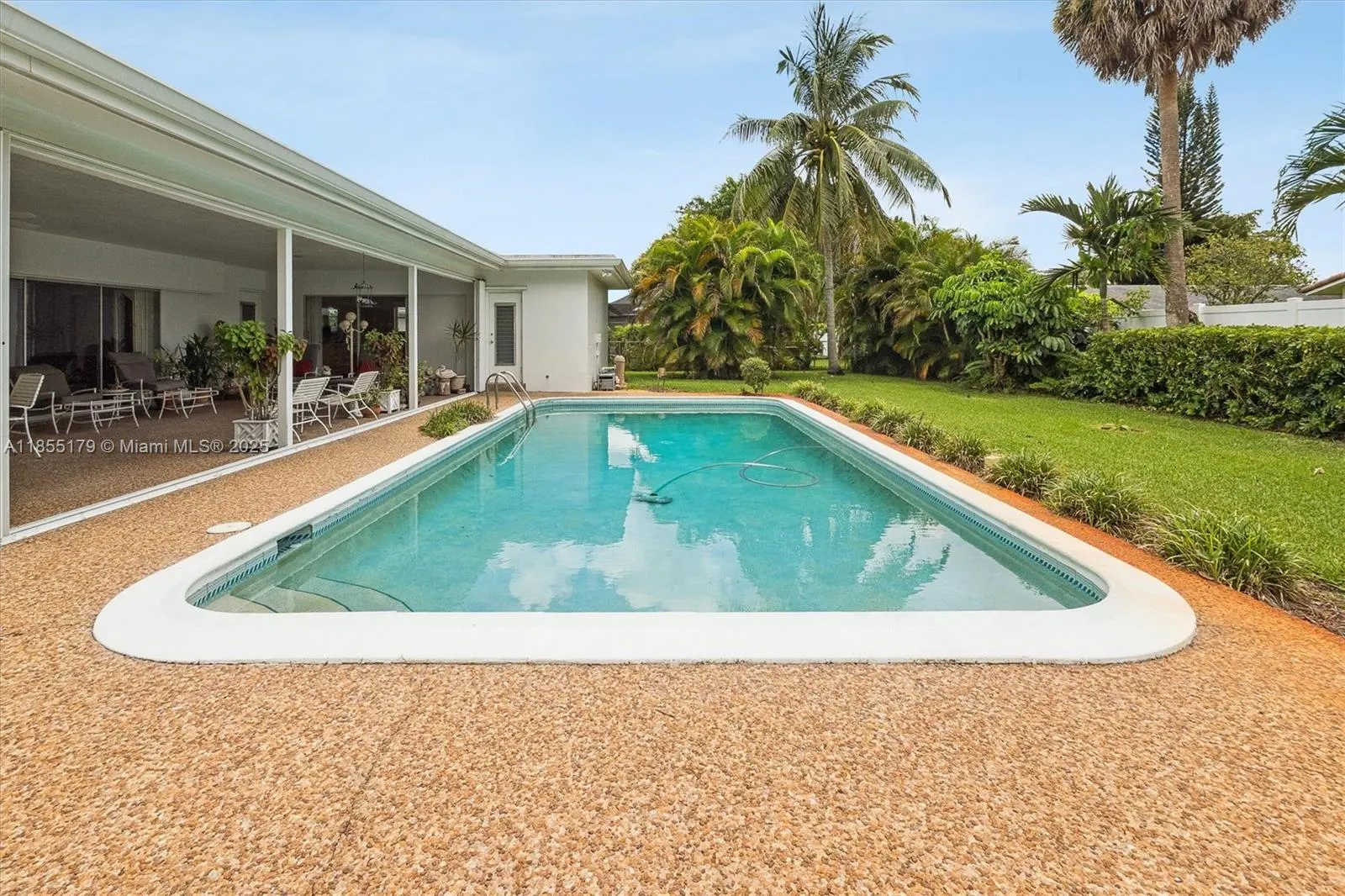 6100 SW 8th Ct