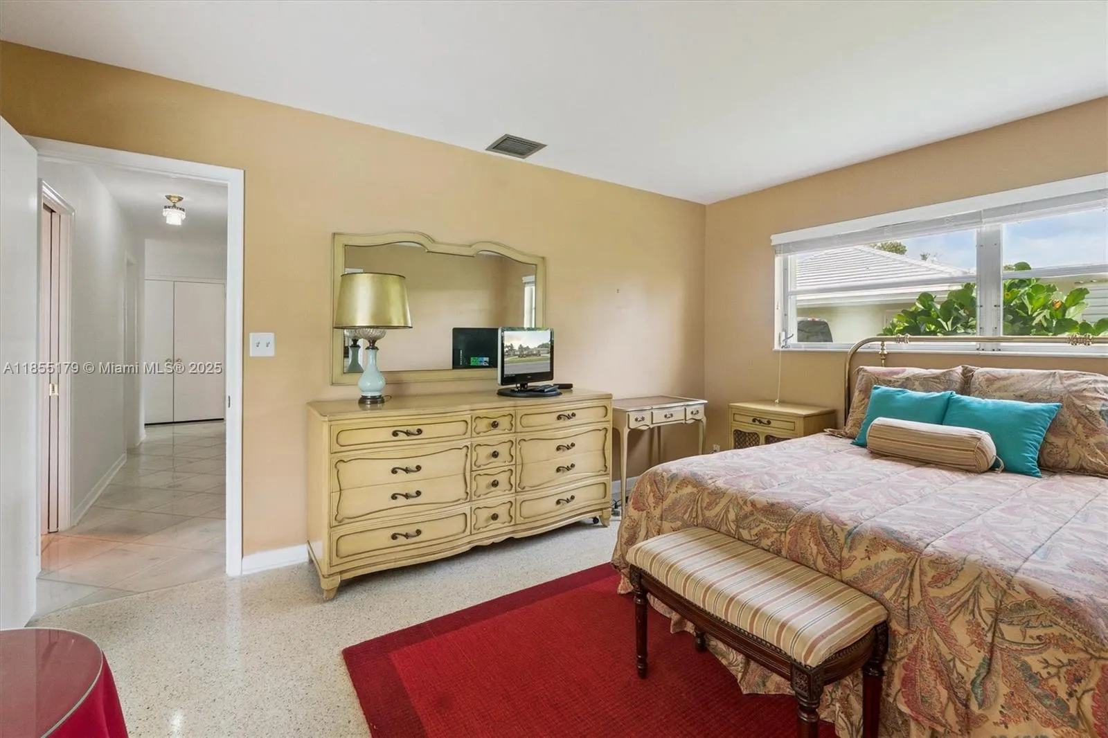 6100 SW 8th Ct