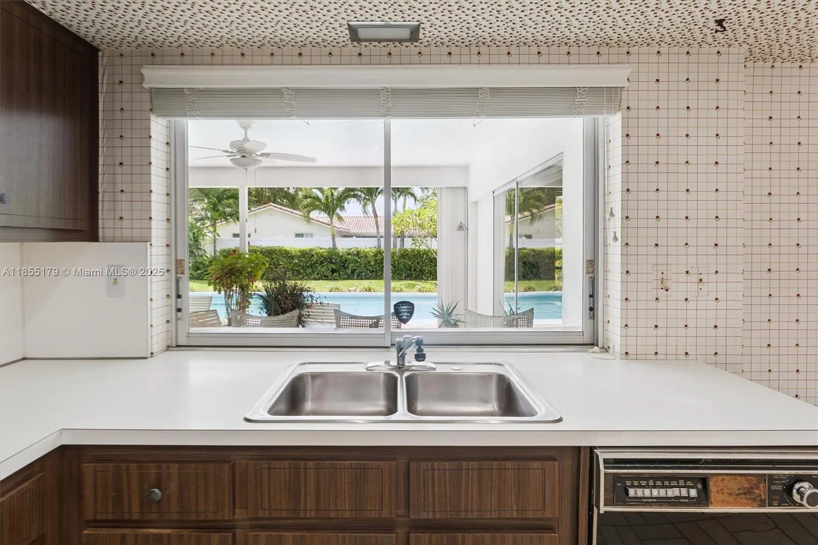 6100 SW 8th Ct