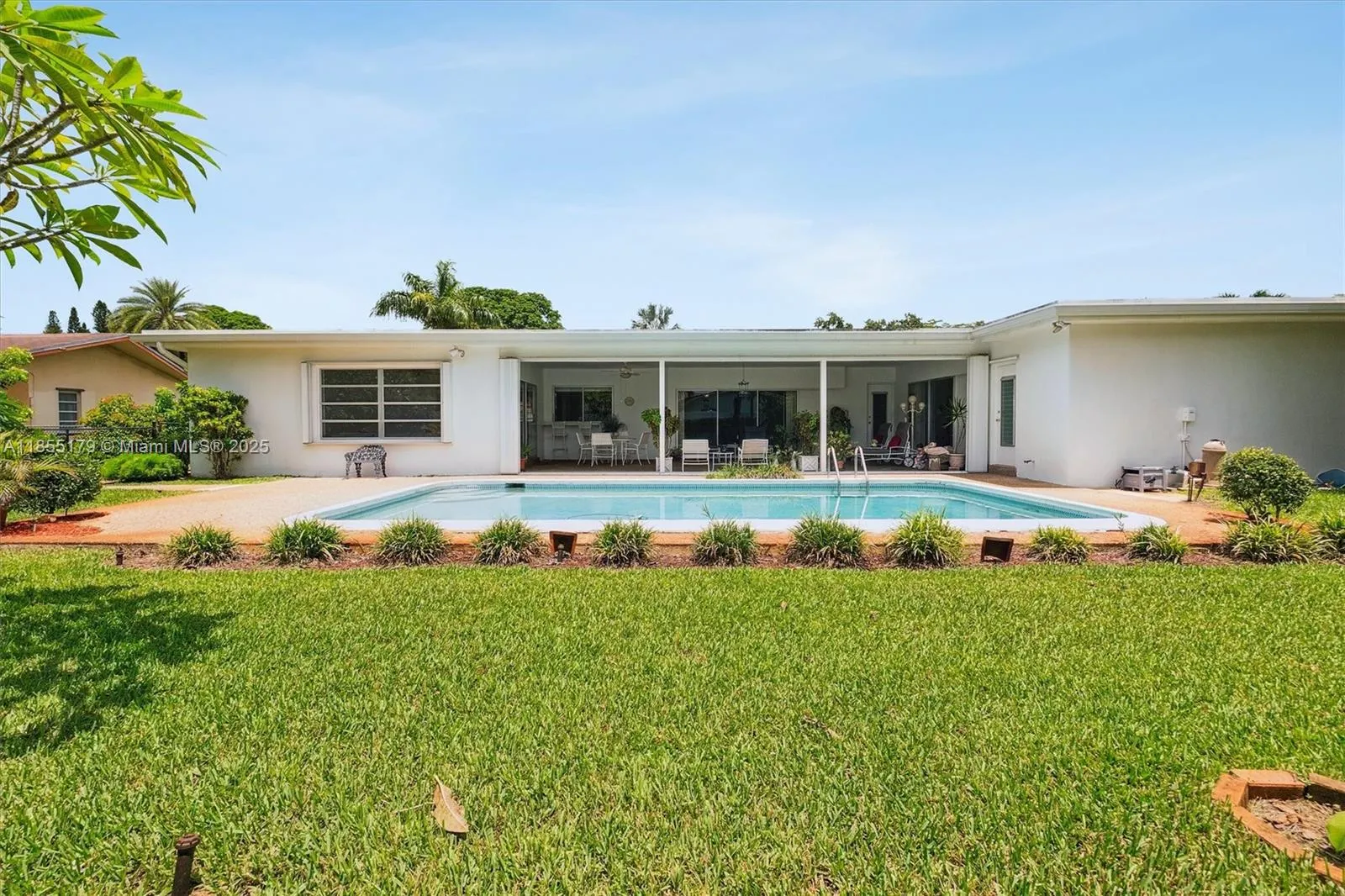 6100 SW 8th Ct