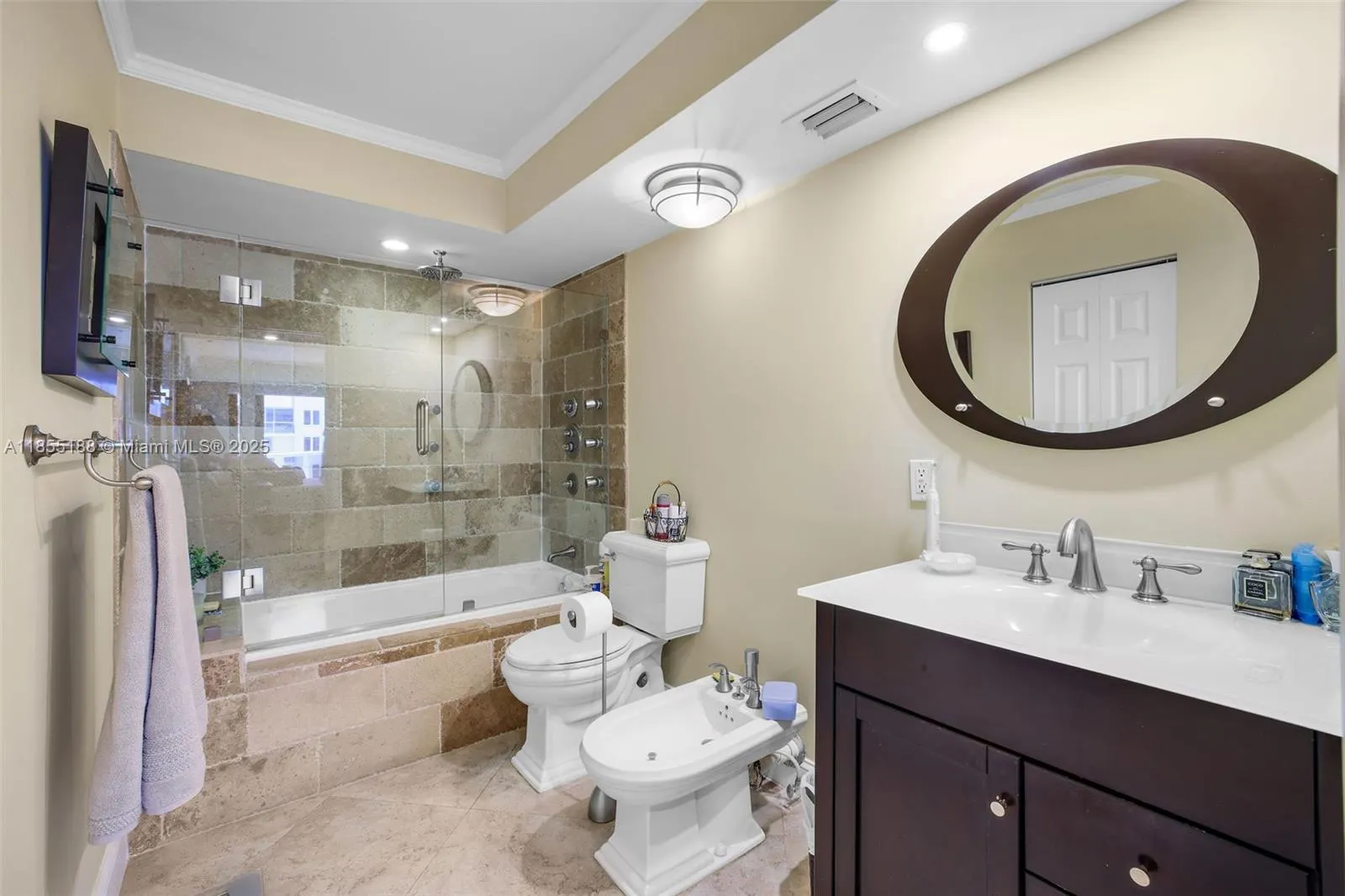 2401 Collins Ave, #1807