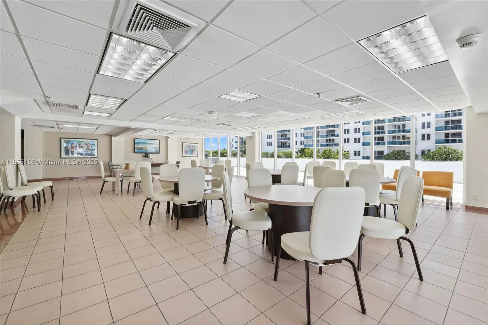2401 Collins Ave, #1807