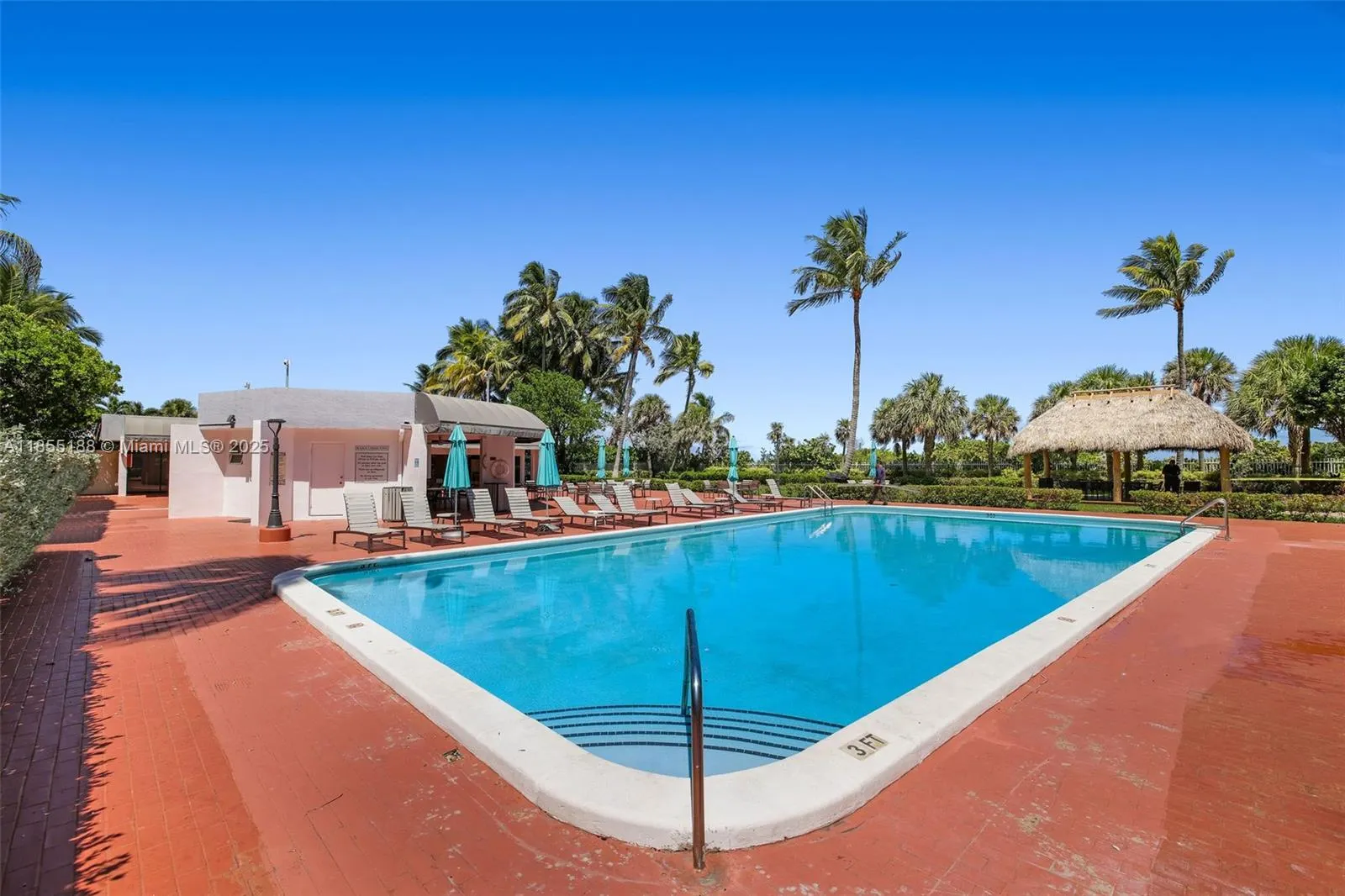 2401 Collins Ave, #1807