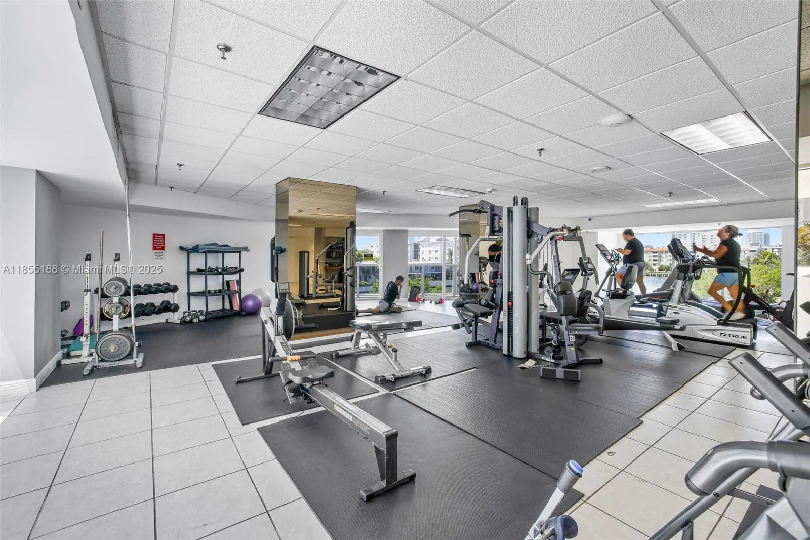 2401 Collins Ave, #1807