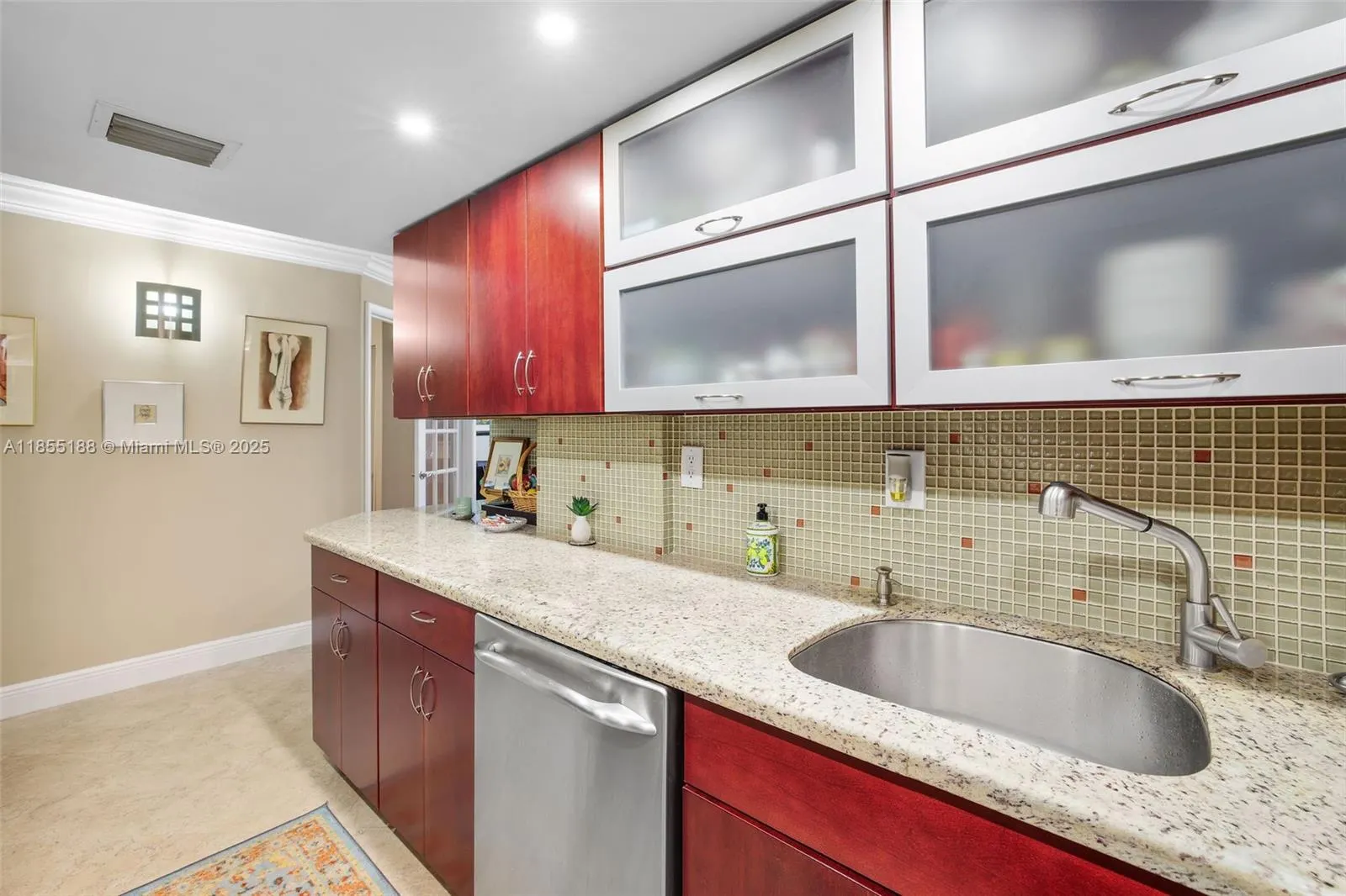 2401 Collins Ave, #1807