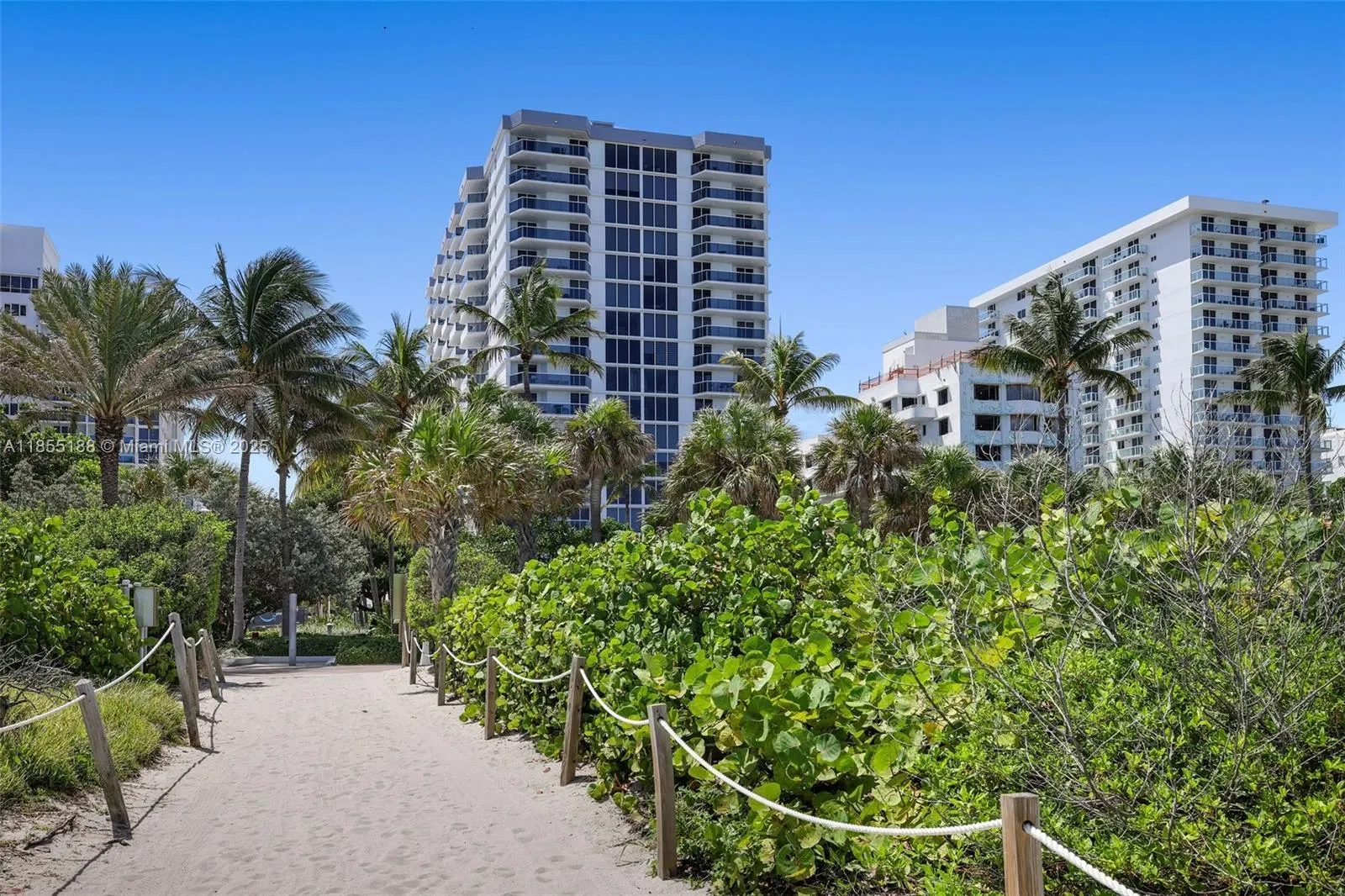 2401 Collins Ave, #1807