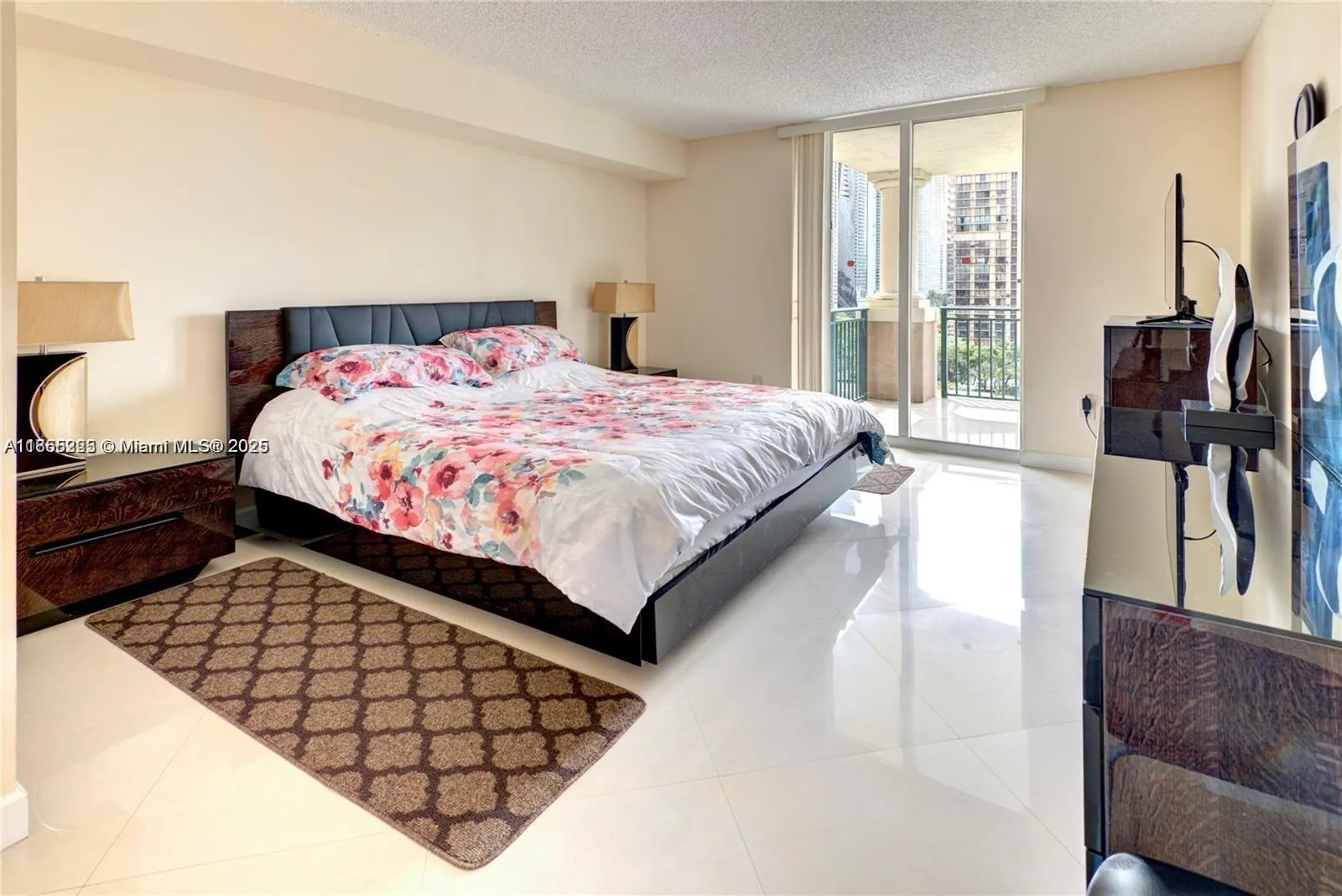 17555 Atlantic Blvd, #902