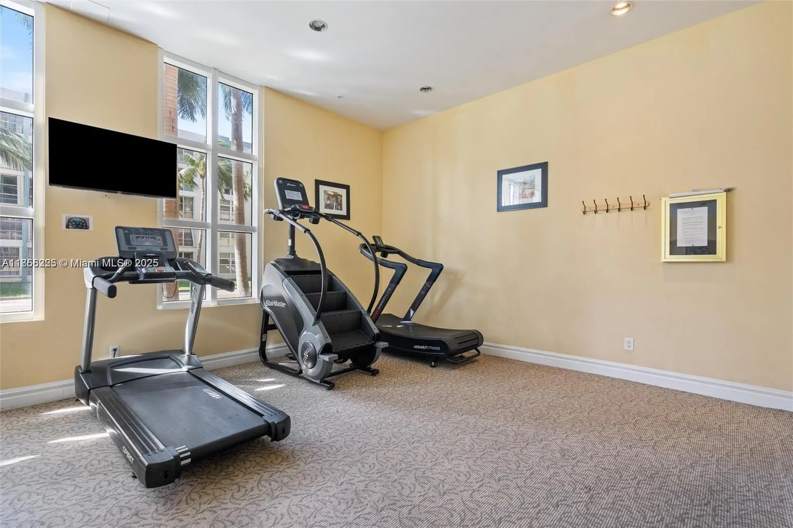 17555 Atlantic Blvd, #902