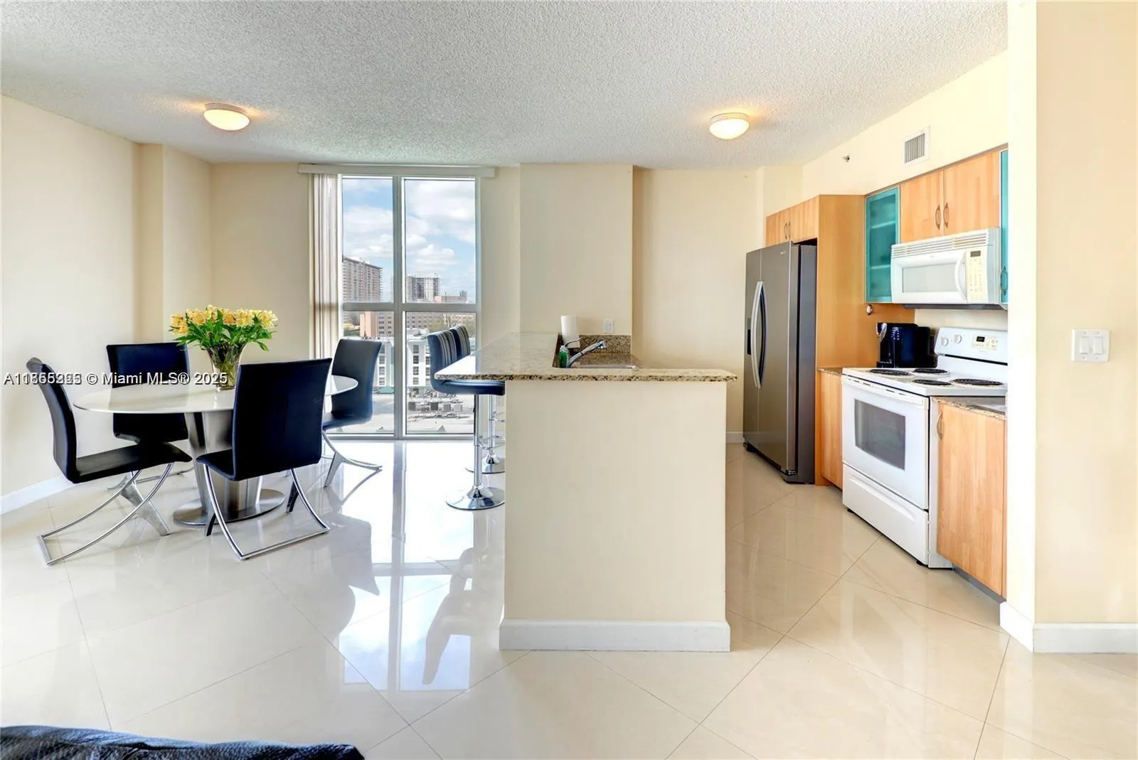 17555 Atlantic Blvd, #902