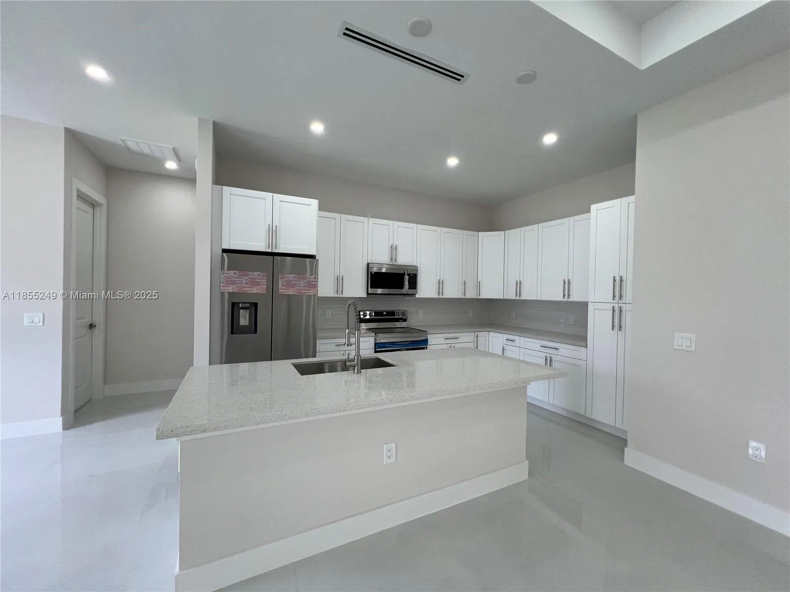 3210 10th Ave SE