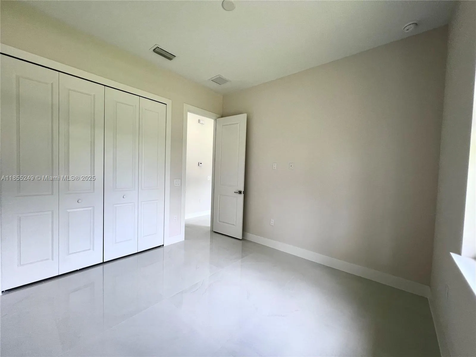 3210 10th Ave SE