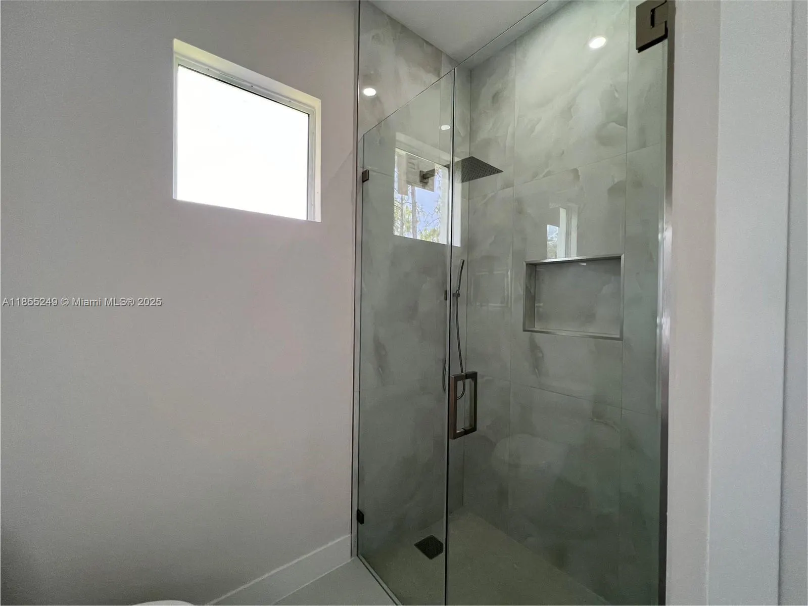 3210 10th Ave SE