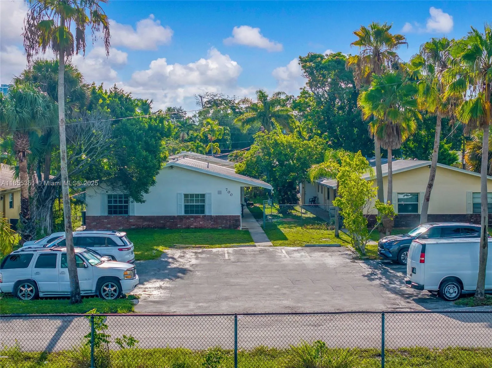 700 SW 16th Ave