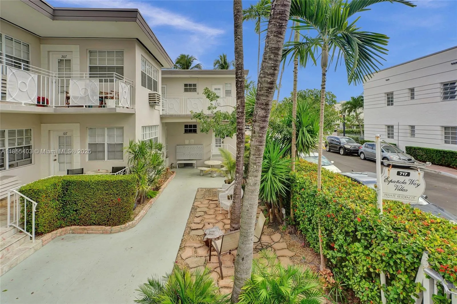 717 Espanola Way, #204