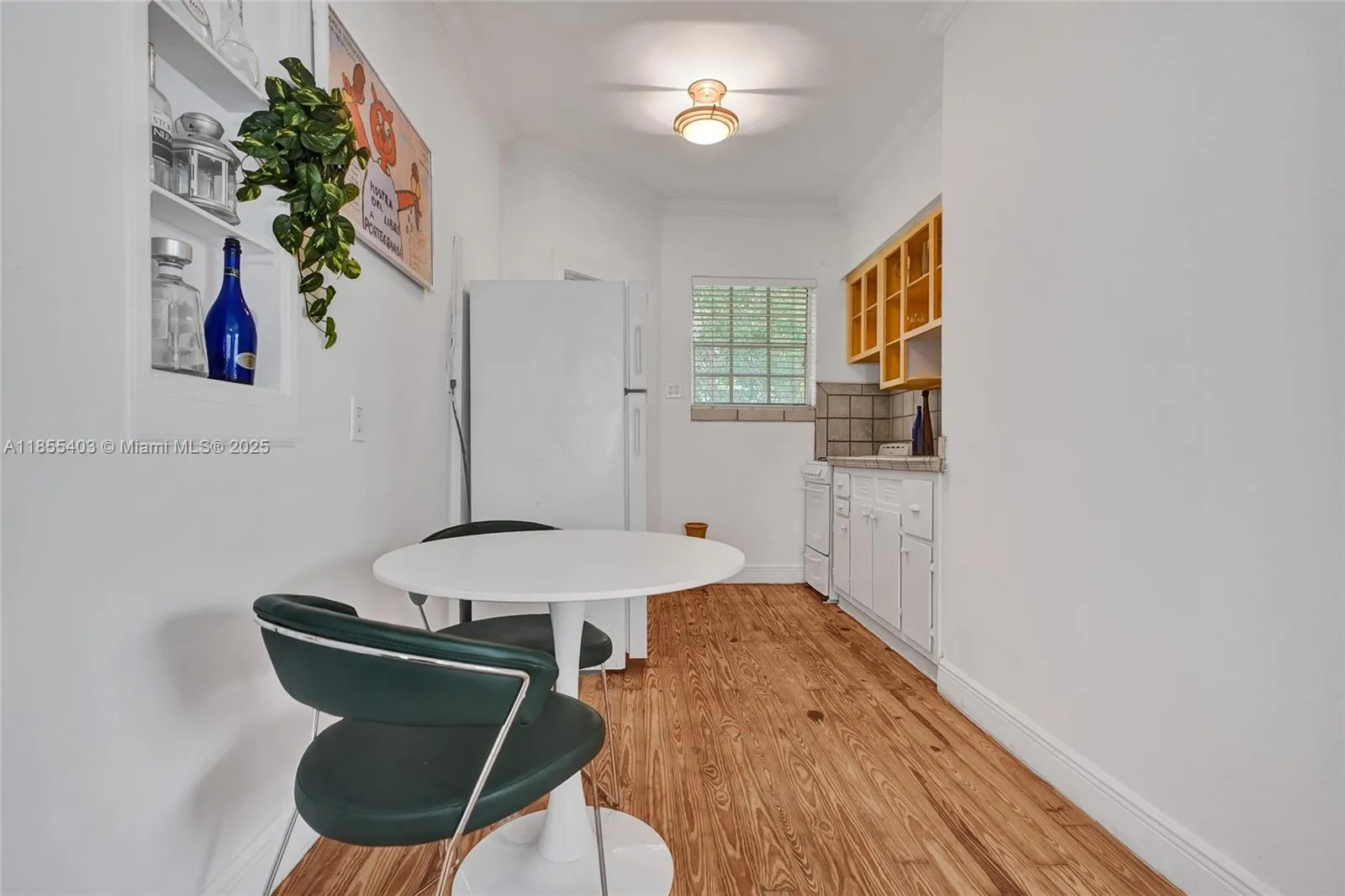 717 Espanola Way, #204