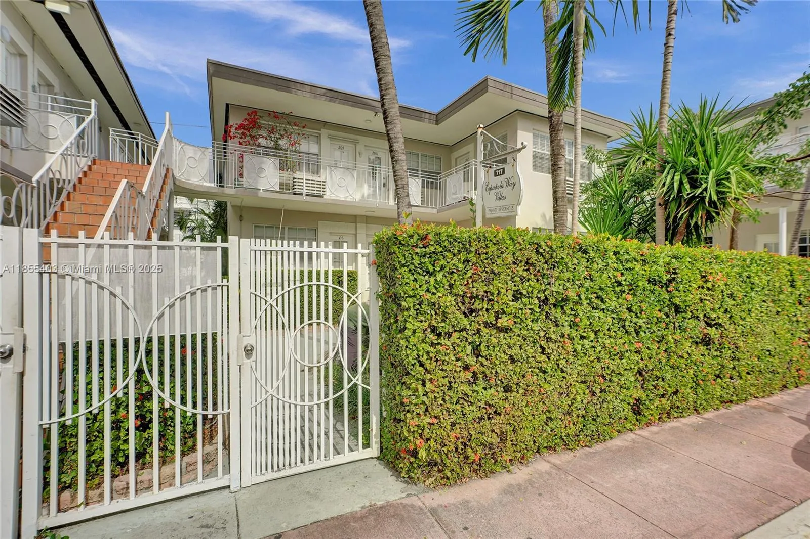 717 Espanola Way, #204