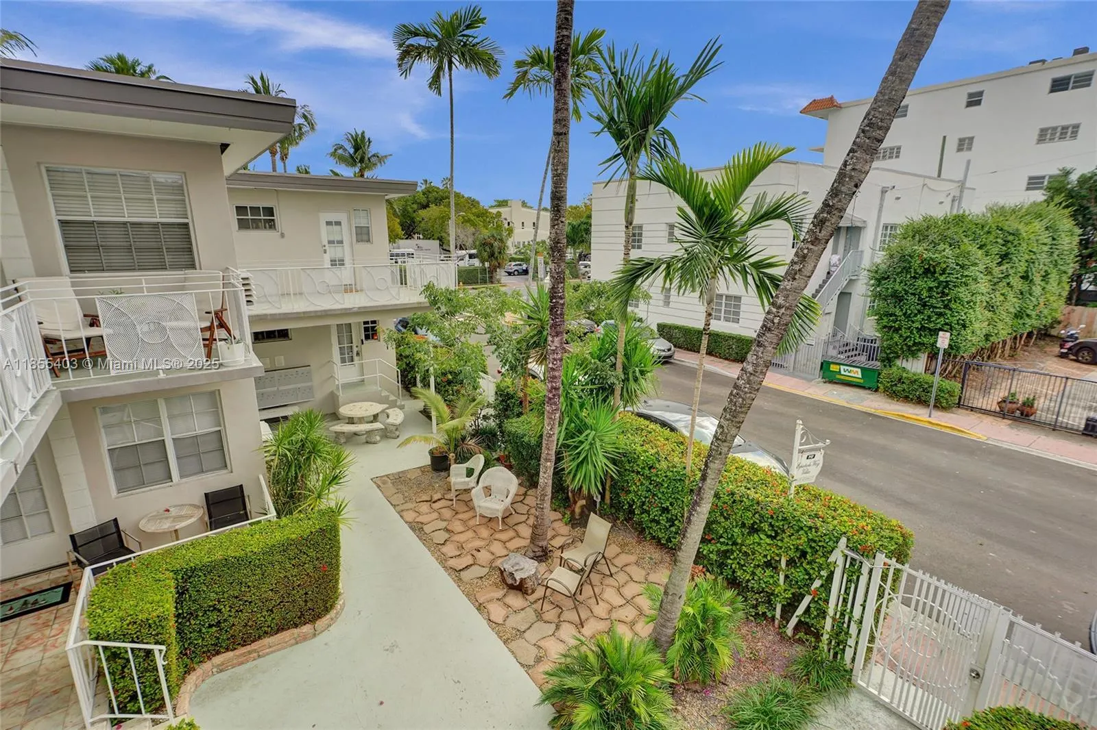 717 Espanola Way, #204